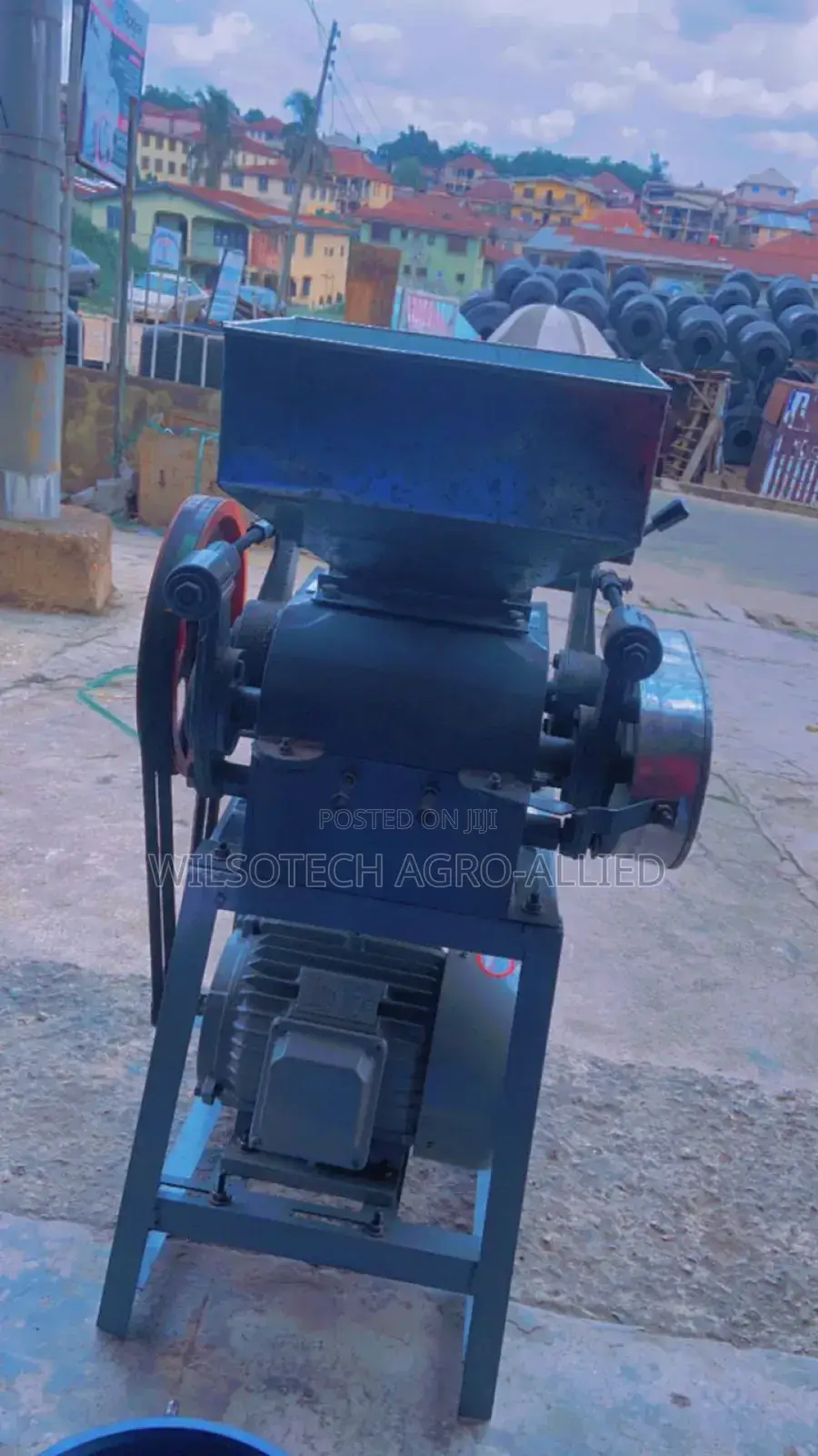 Crumbling Machine for Better Nourishing of Day Old Chicks