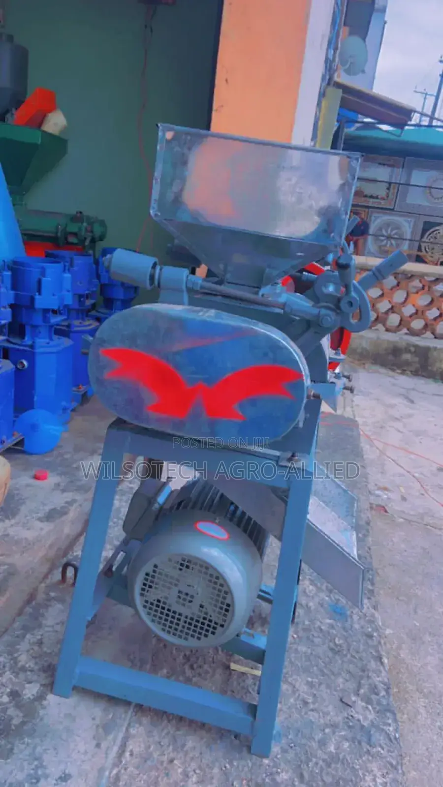 Crumbling Machine for Better Nourishing of Day Old Chicks