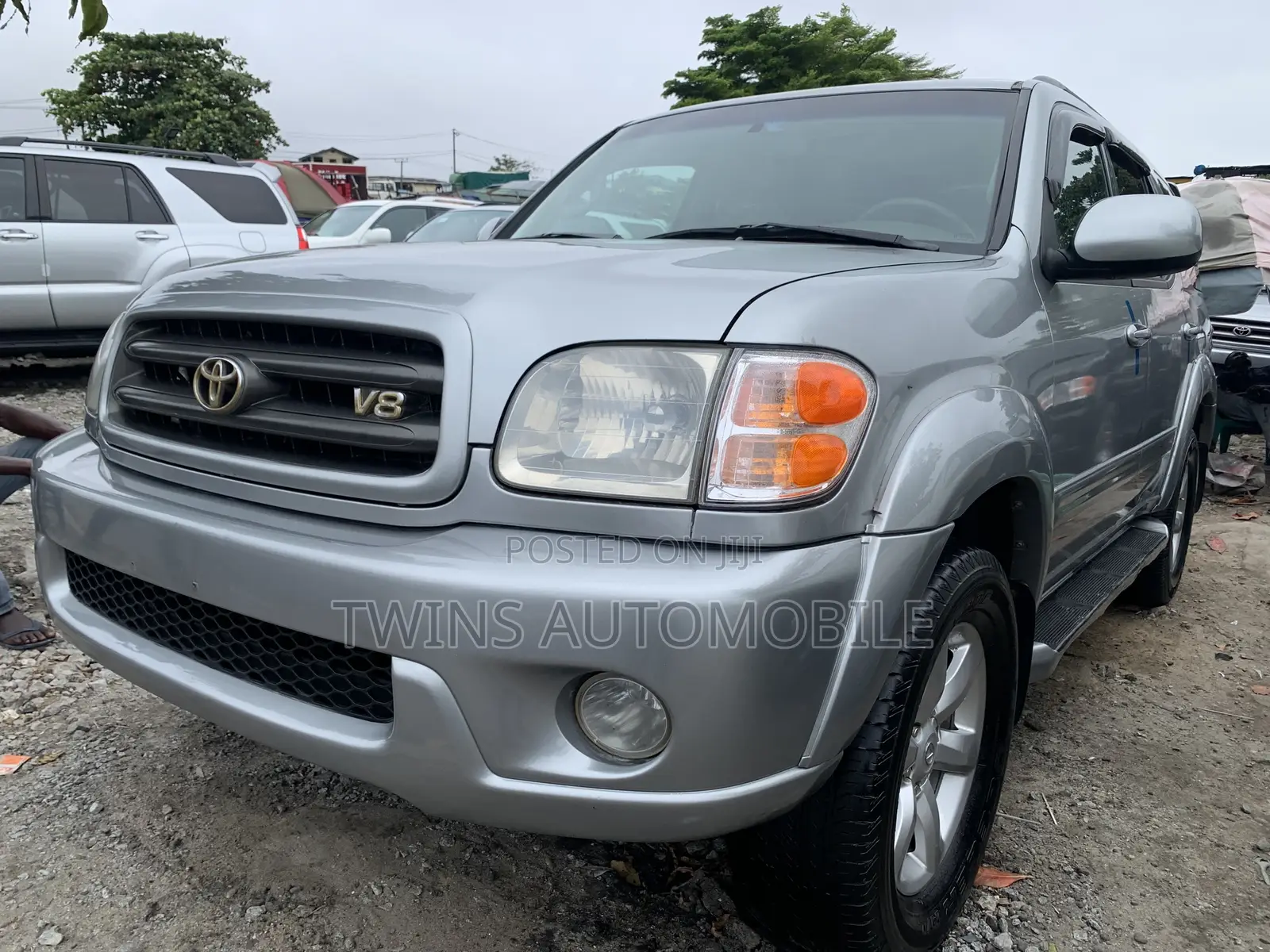 Toyota Sequoia 2004 Silver