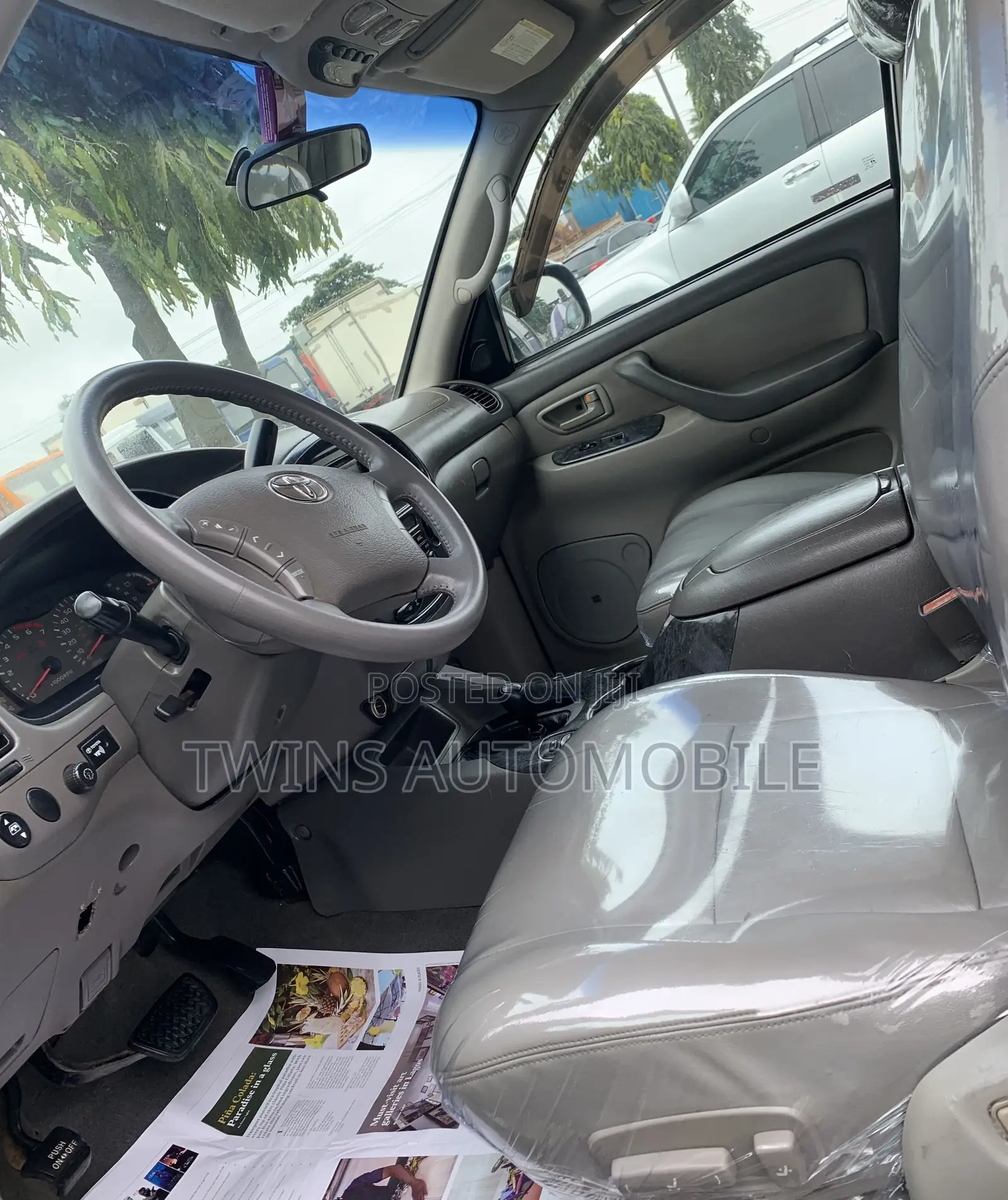 Toyota Sequoia 2004 Silver