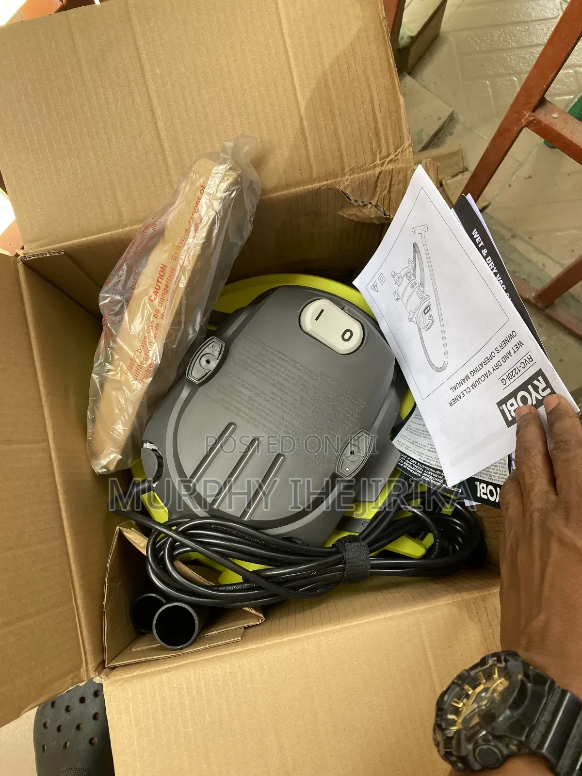 Ryobi 20l Wet and Dry Vacuum Cleaner With Blowing Function