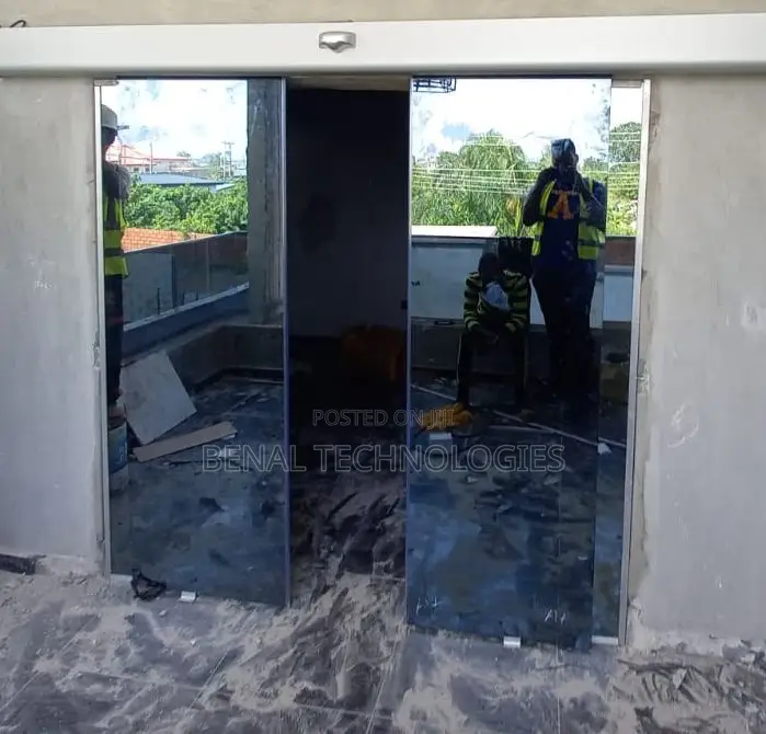 Automated Glass Entry With Touch-Free Activaton