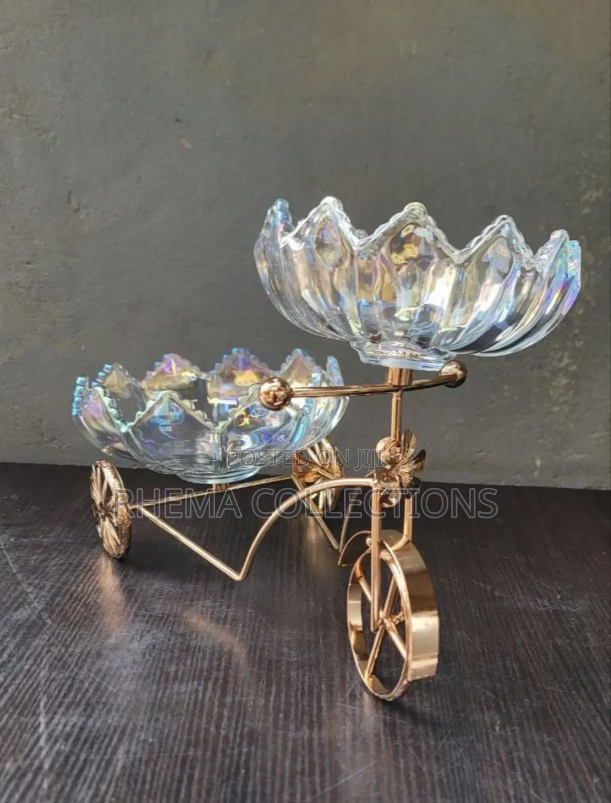 Luxury Tricycle Shaped Metal Crystal Candy Decor Stand