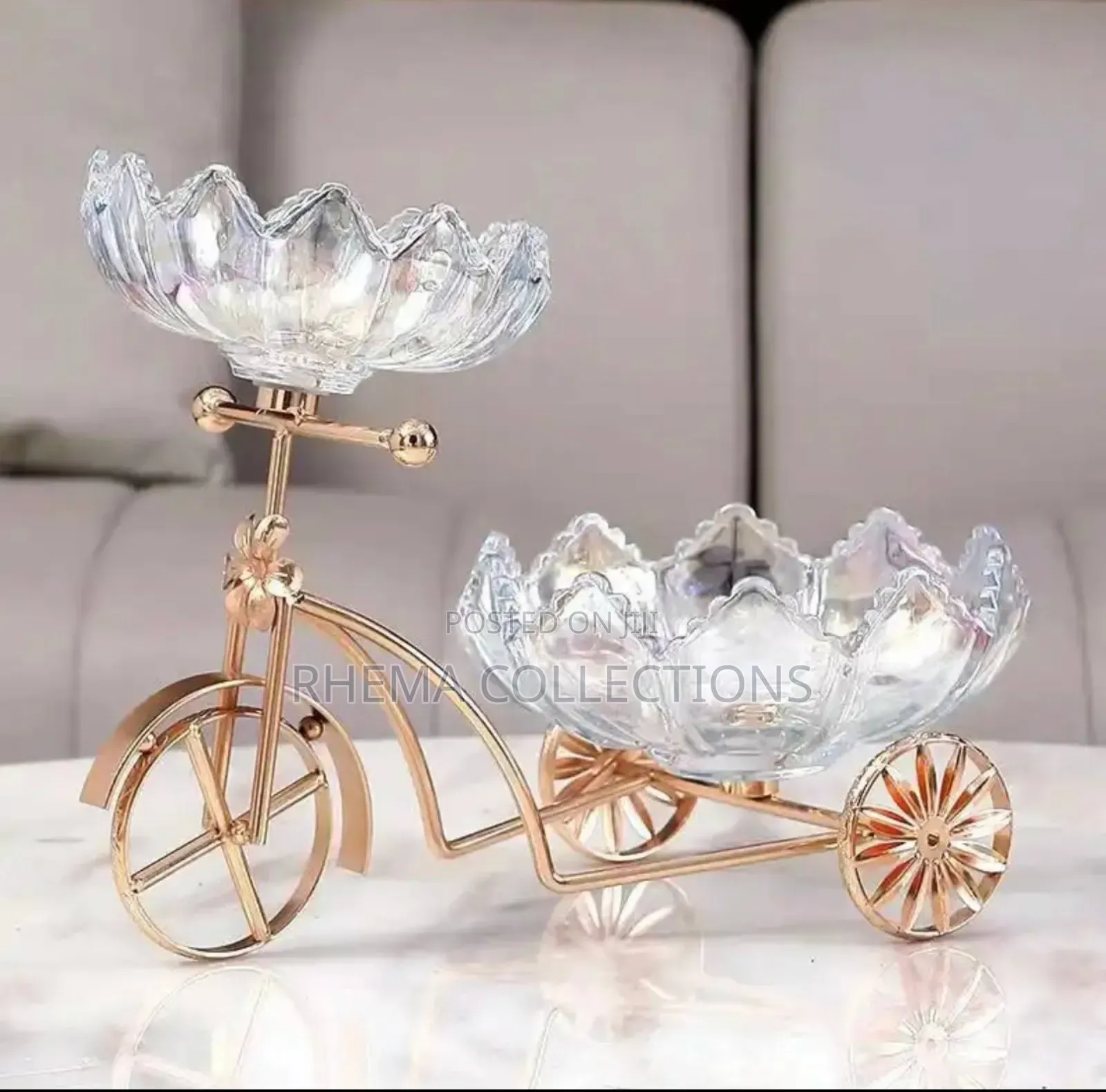 Luxury Tricycle Shaped Metal Crystal Candy Decor Stand