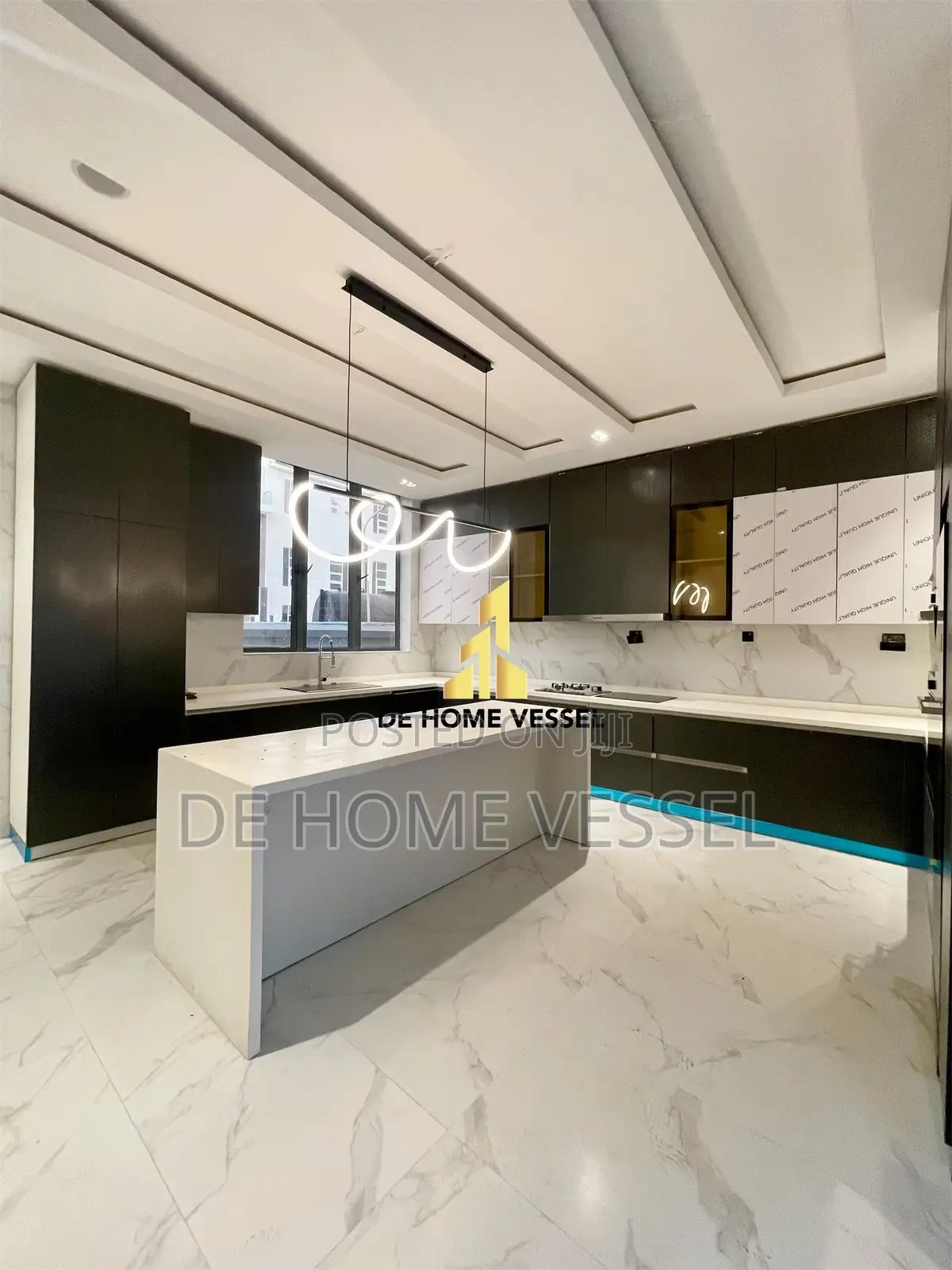 4bdrm House in Osapa london for sale