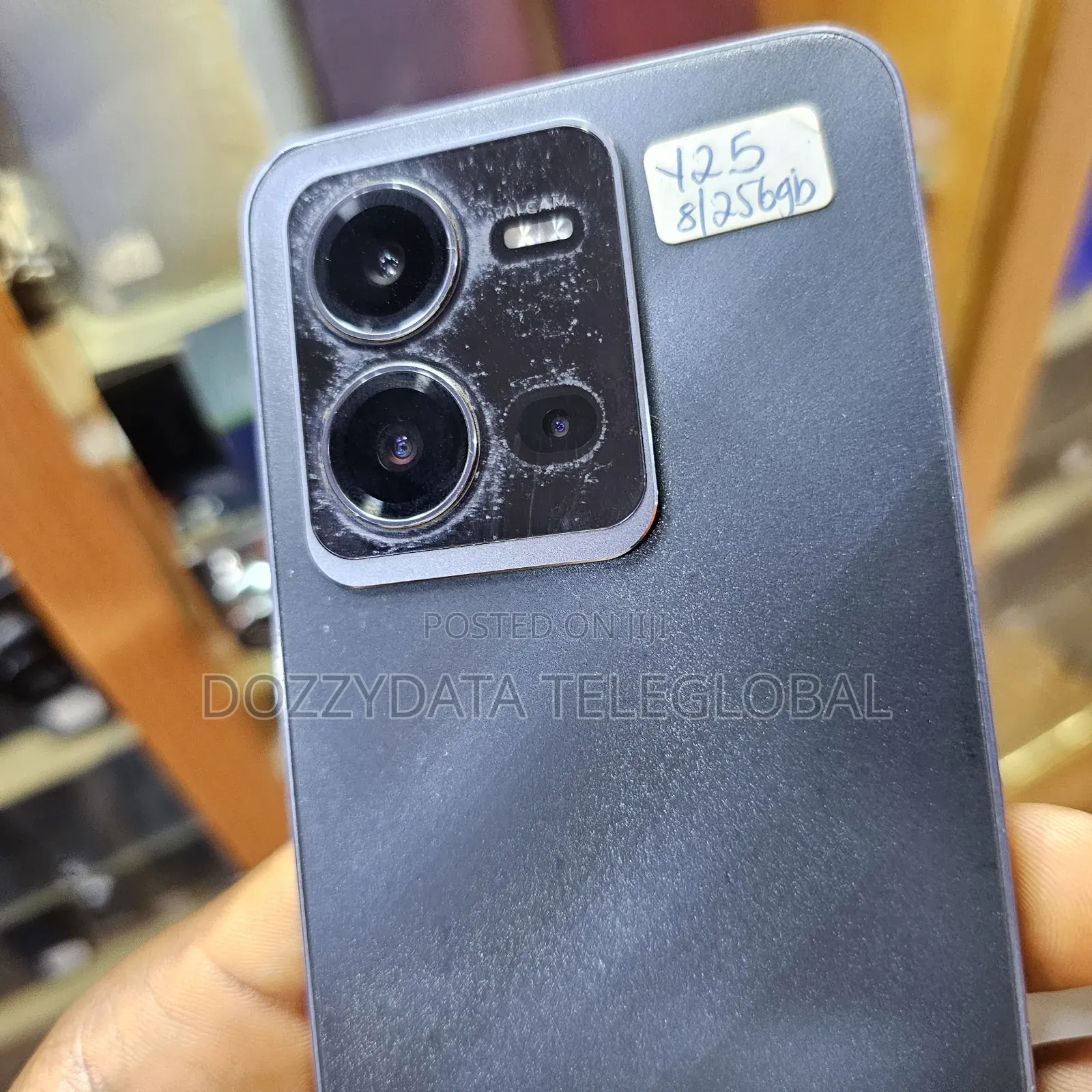 Vivo Y25