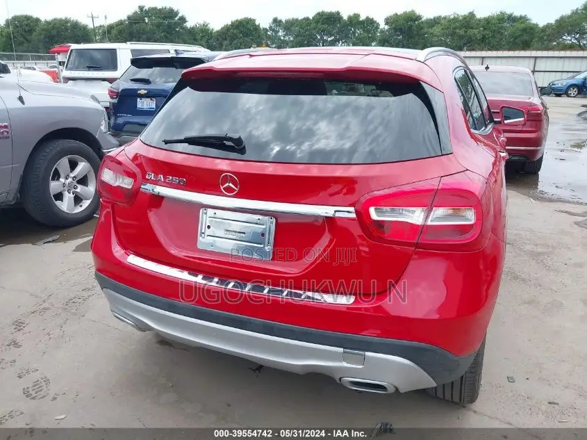 Mercedes-Benz GLA 250 2018 Red