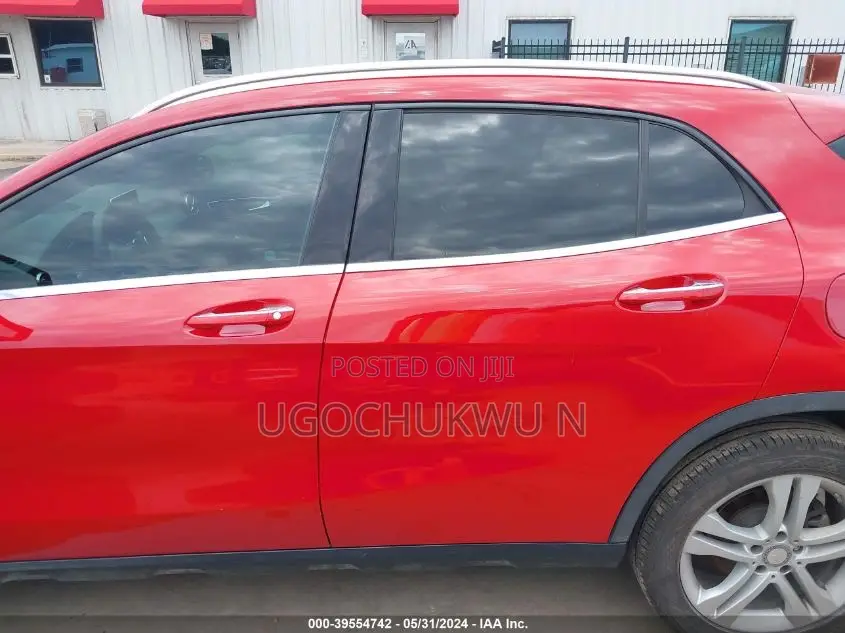 Mercedes-Benz GLA 250 2018 Red