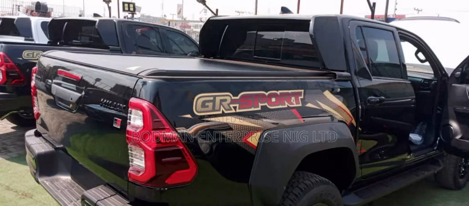 Automatic Rolling Boot Cover With GR Spoiler for Hilux _-':7