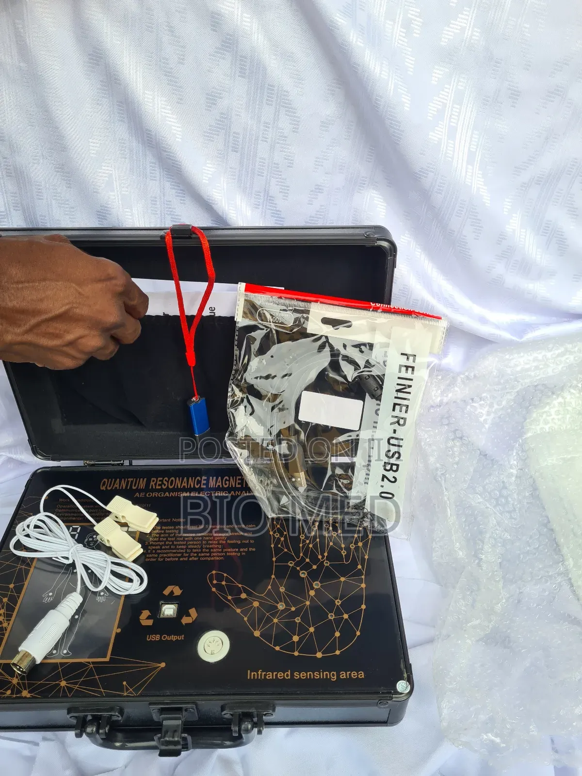 Quantum Resonance Magnetic Analyzer With Massage Function