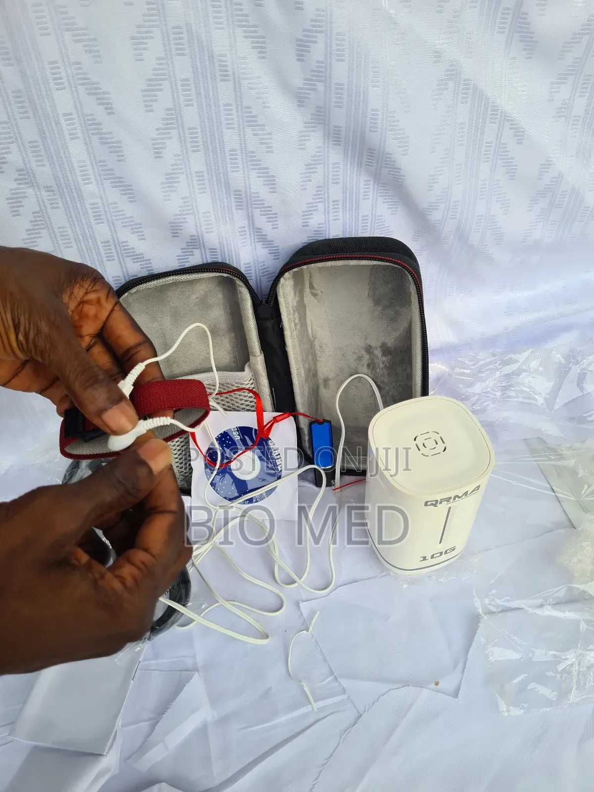 Portable Quantum Resonance Magnetic Analyzer With Hand Bands