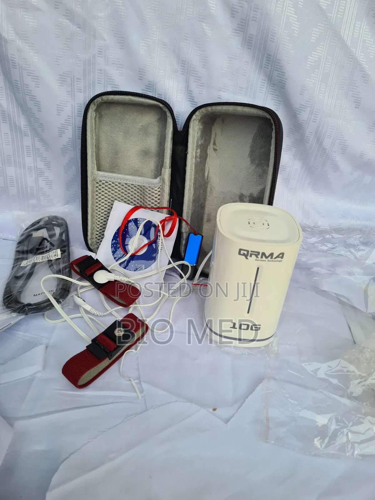 Portable Quantum Resonance Magnetic Analyzer With Hand Bands