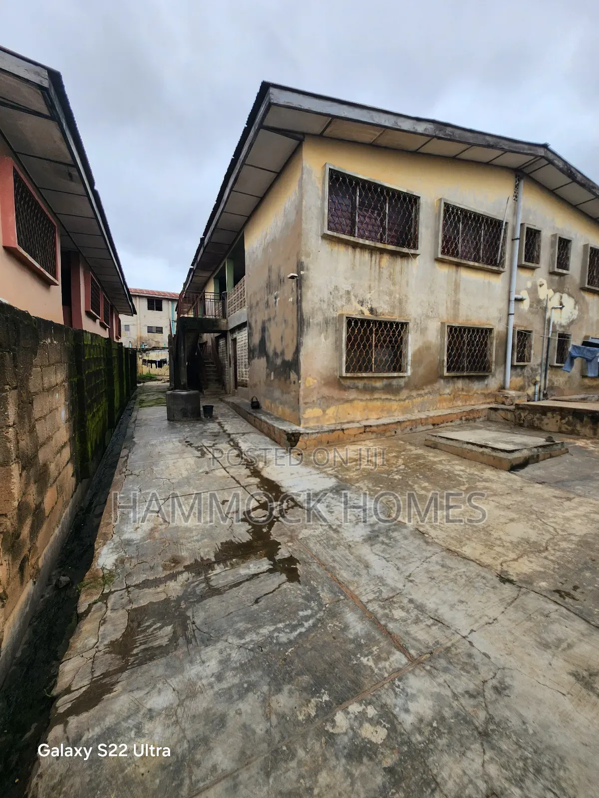 Investment 4-Units of 3-Bedroom Flat Good 4 Hostel at Ui Area