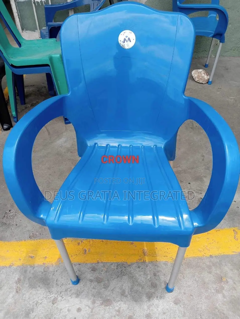 Plastic Chair With Iron Leg Crown Chair