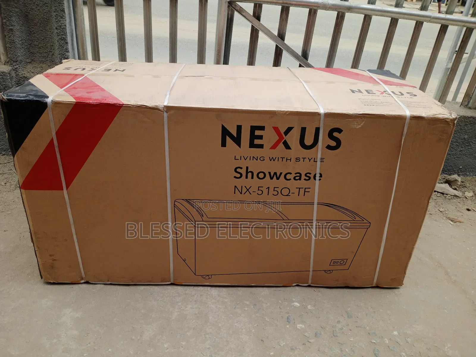 Nexus Showcase Freezer 500l
