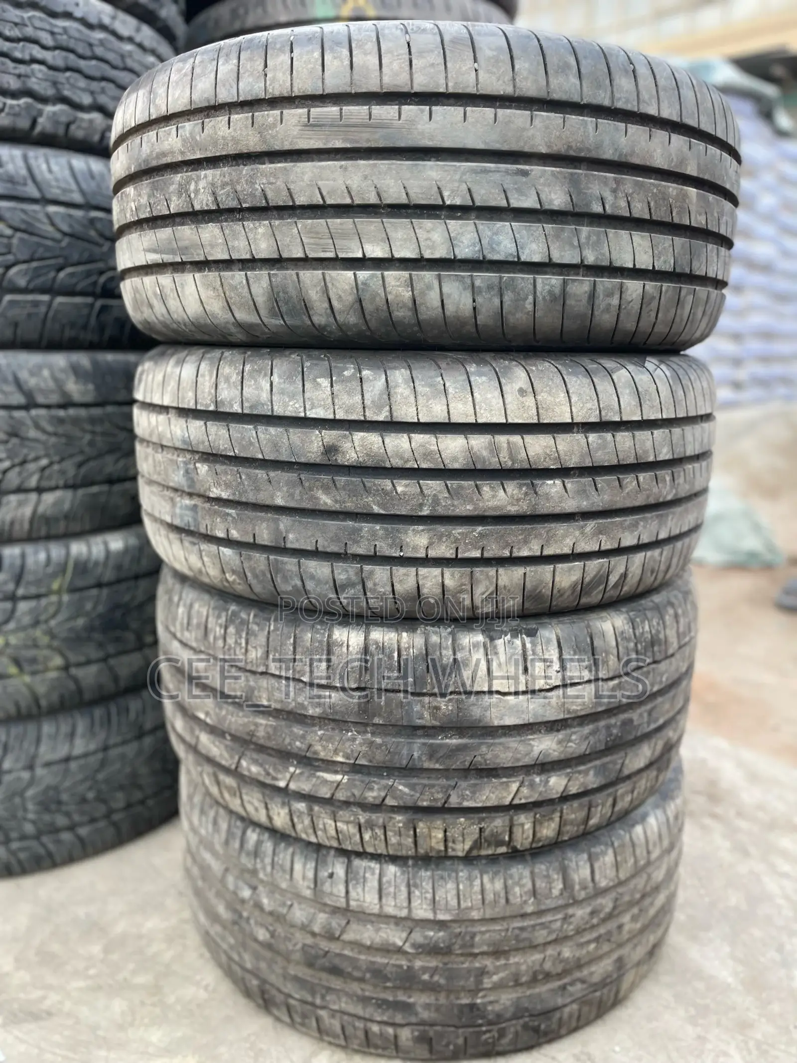 Clean Straight Line Goodyear,275/45r20