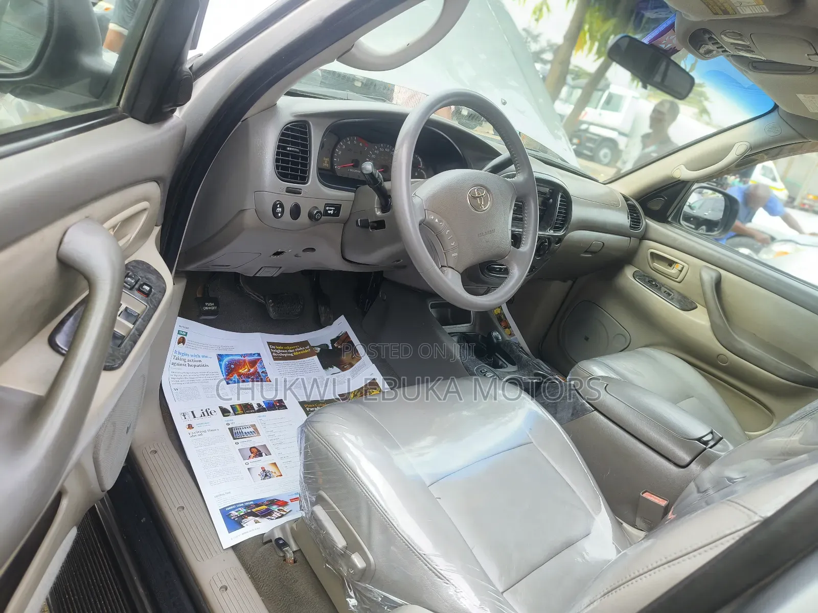 Toyota Sequoia 2004 Silver