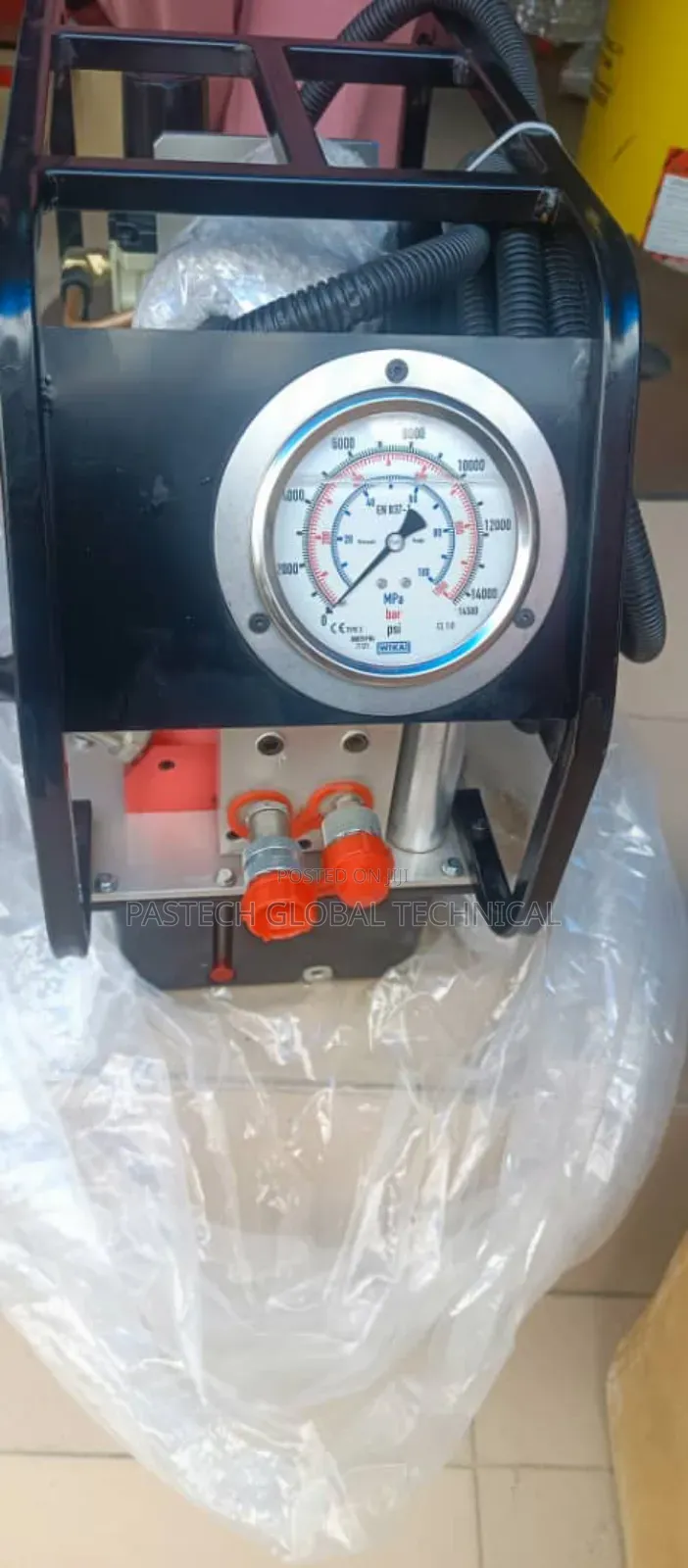 68mm Hydraulic Bolt Tensioner (Complete With Pump, Hose)