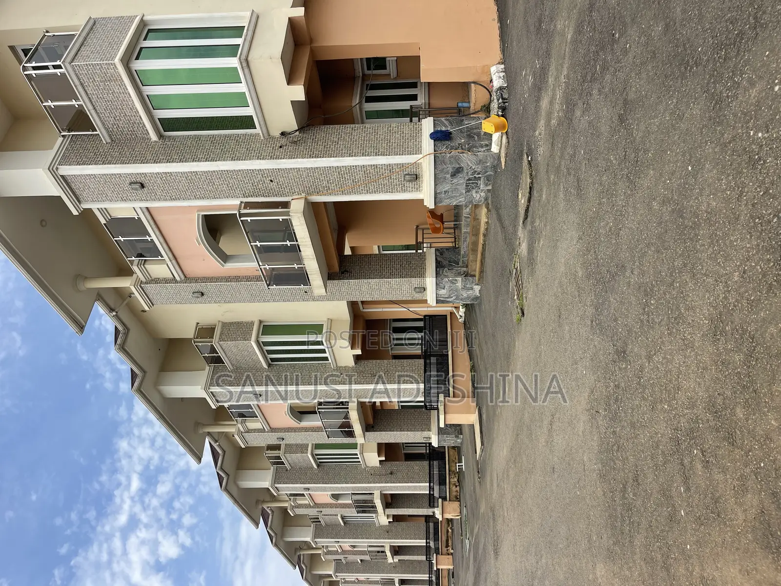 5bdrm Block of Flats in Jabi Lakes Abuja for sale