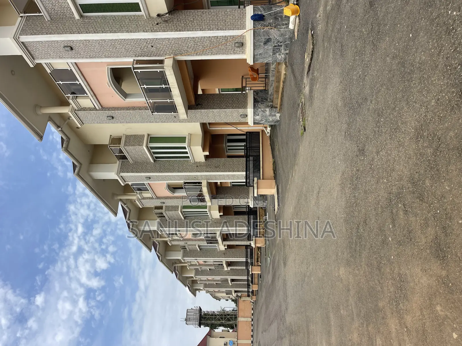 5bdrm Block of Flats in Jabi Lakes Abuja for sale