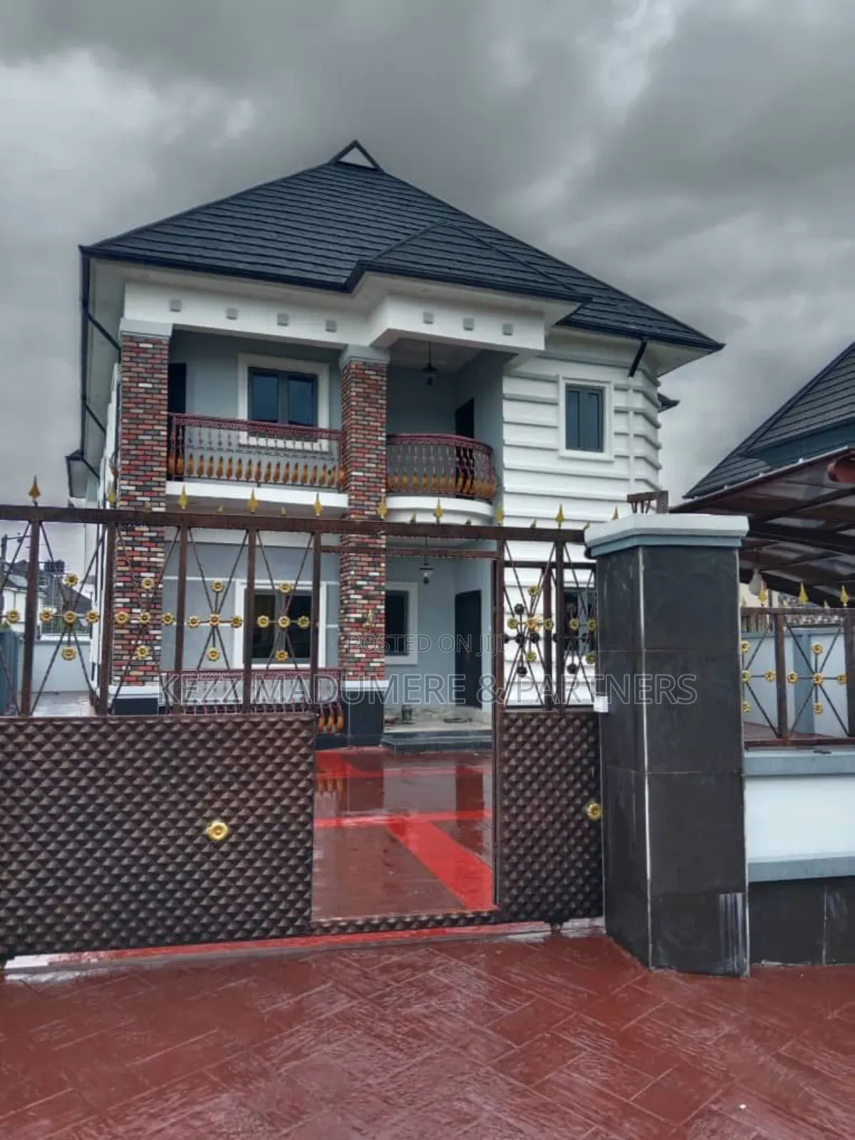 5bdrm Duplex in Eliozu Eneka Link for sale