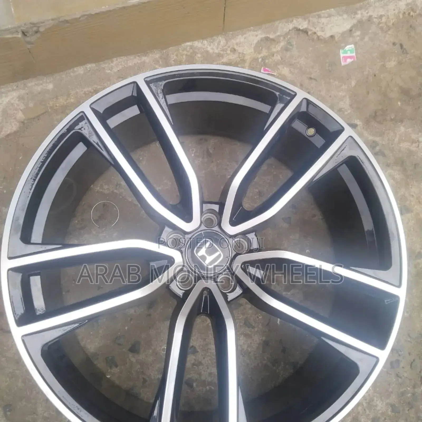 Black an Silver Spoke Designers 20 Inch Alloyd Wheels