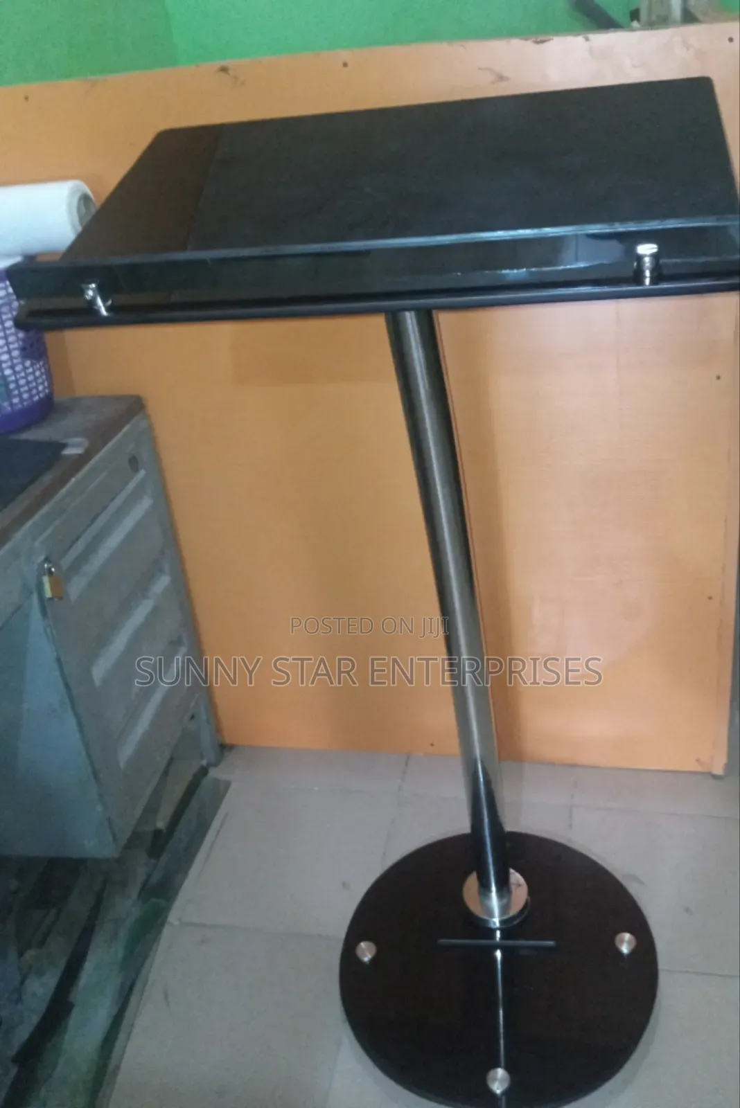 High Quality Thick Glass Single Pole Pulpit