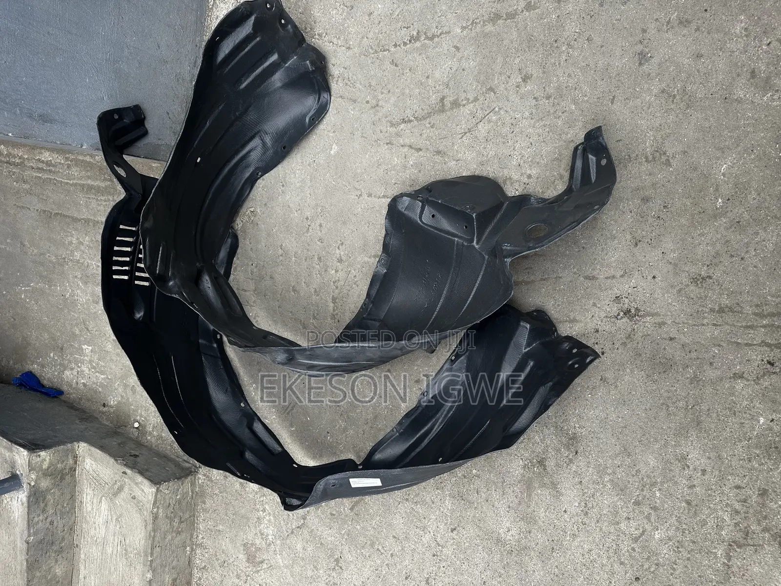 2 Pieces of Sound Protector Rx350/ 450 2010- 015