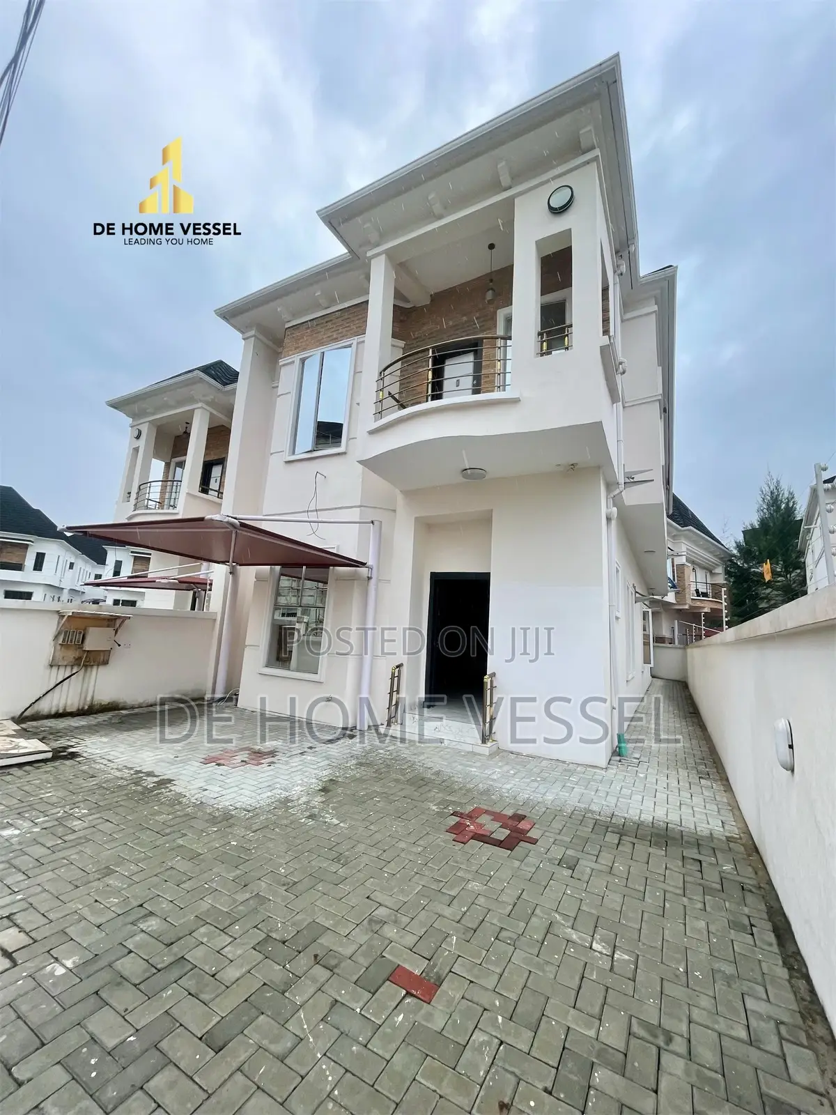 4bdrm Duplex in Ikota for sale