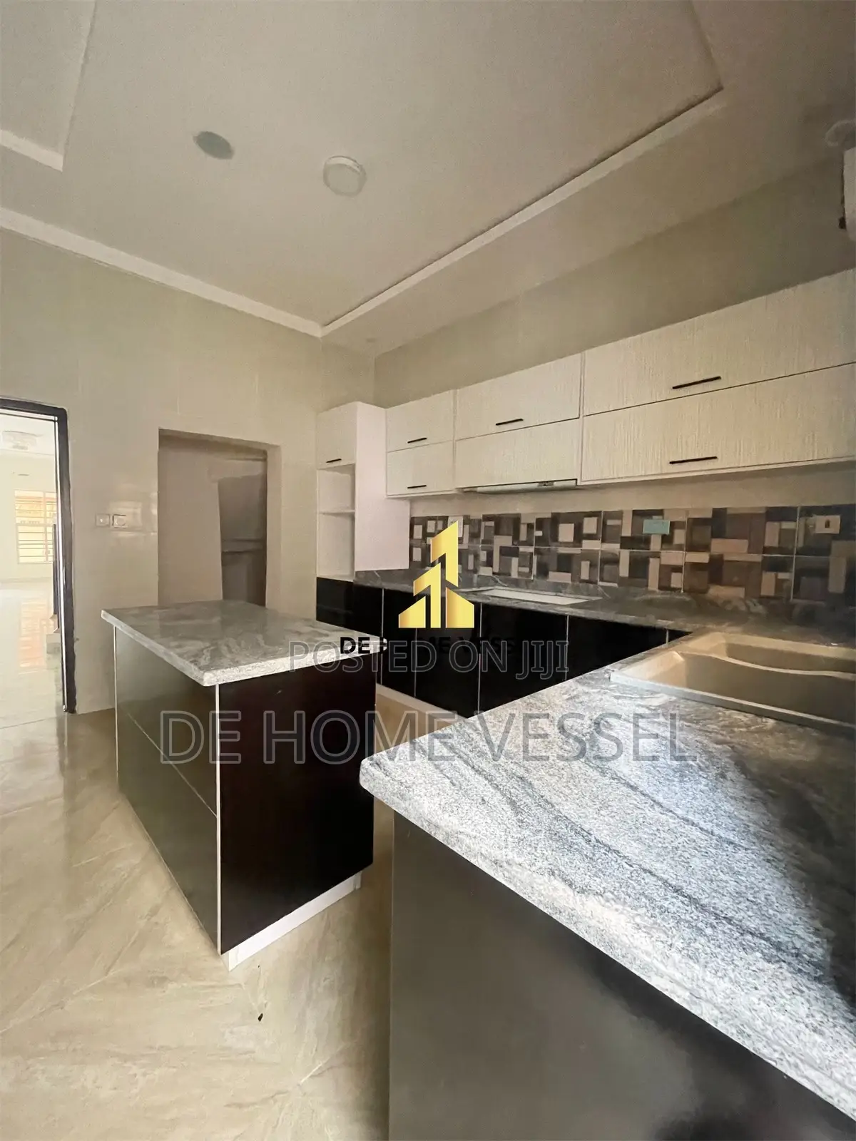 4bdrm Duplex in Ikota for sale