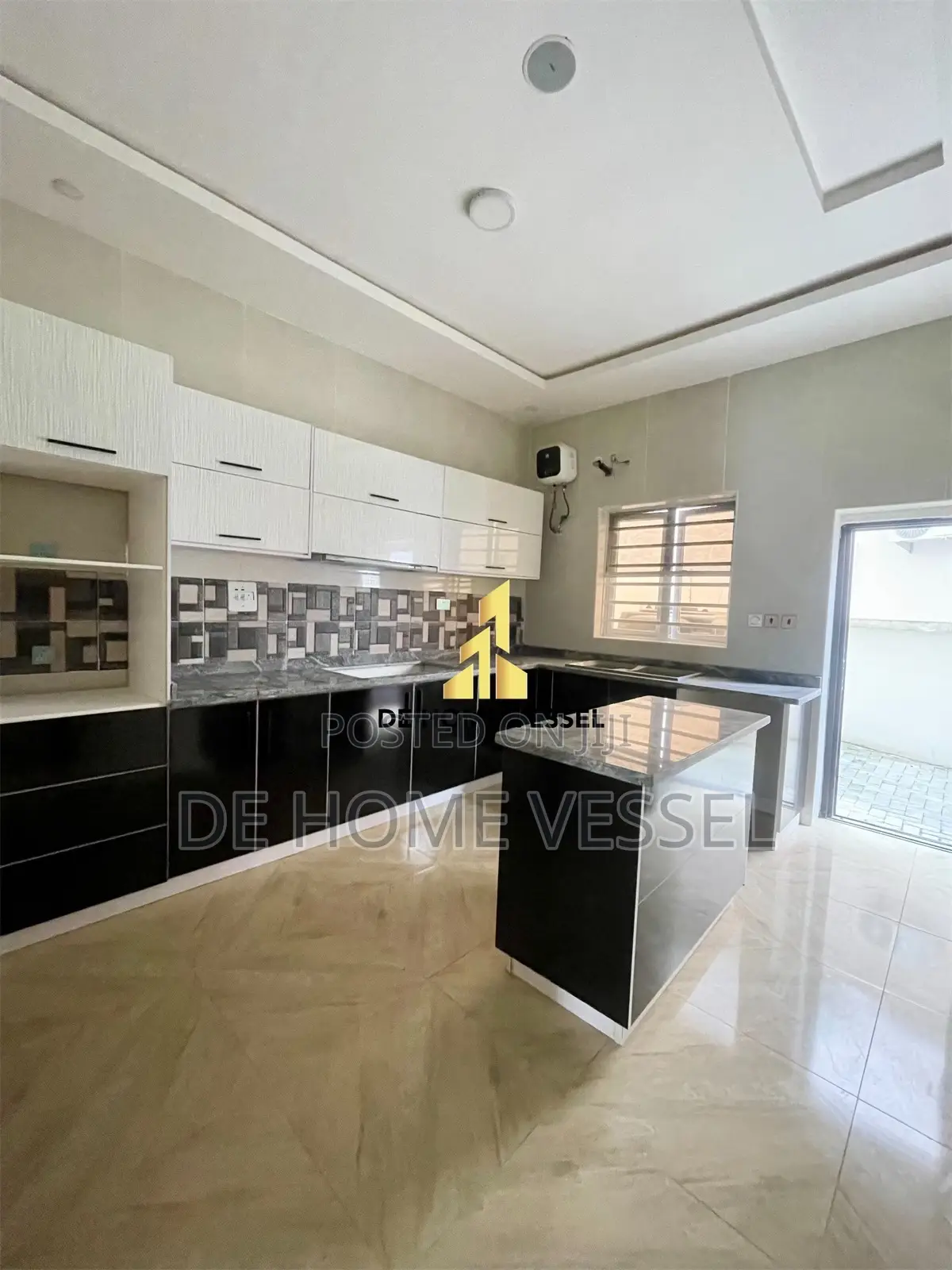 4bdrm Duplex in Ikota for sale