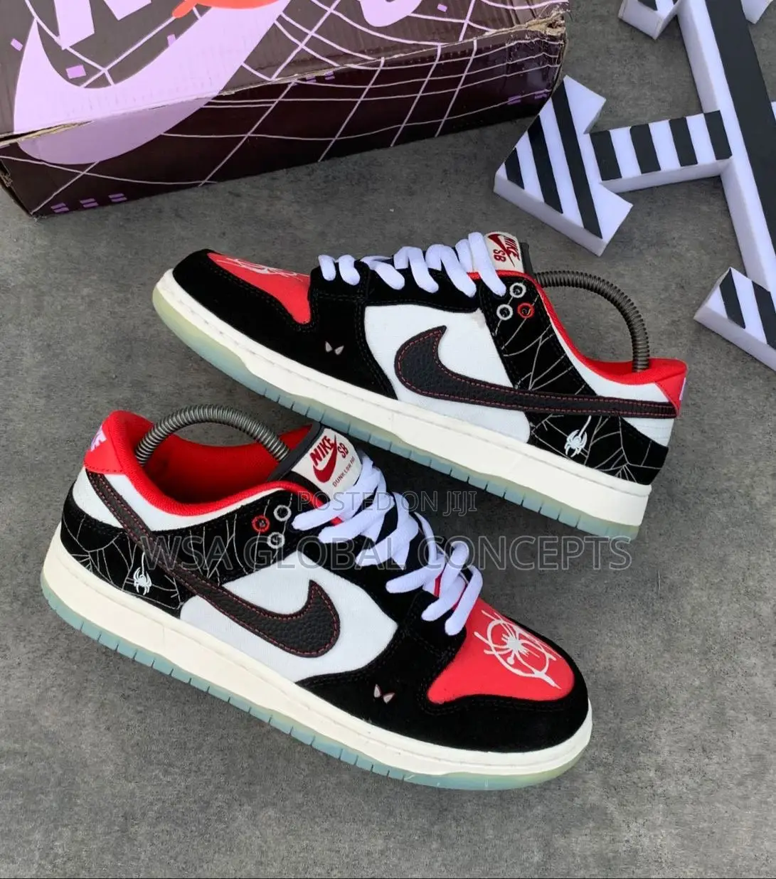 Nike Sb Dunk Low Spider-Man Verse Sneakers