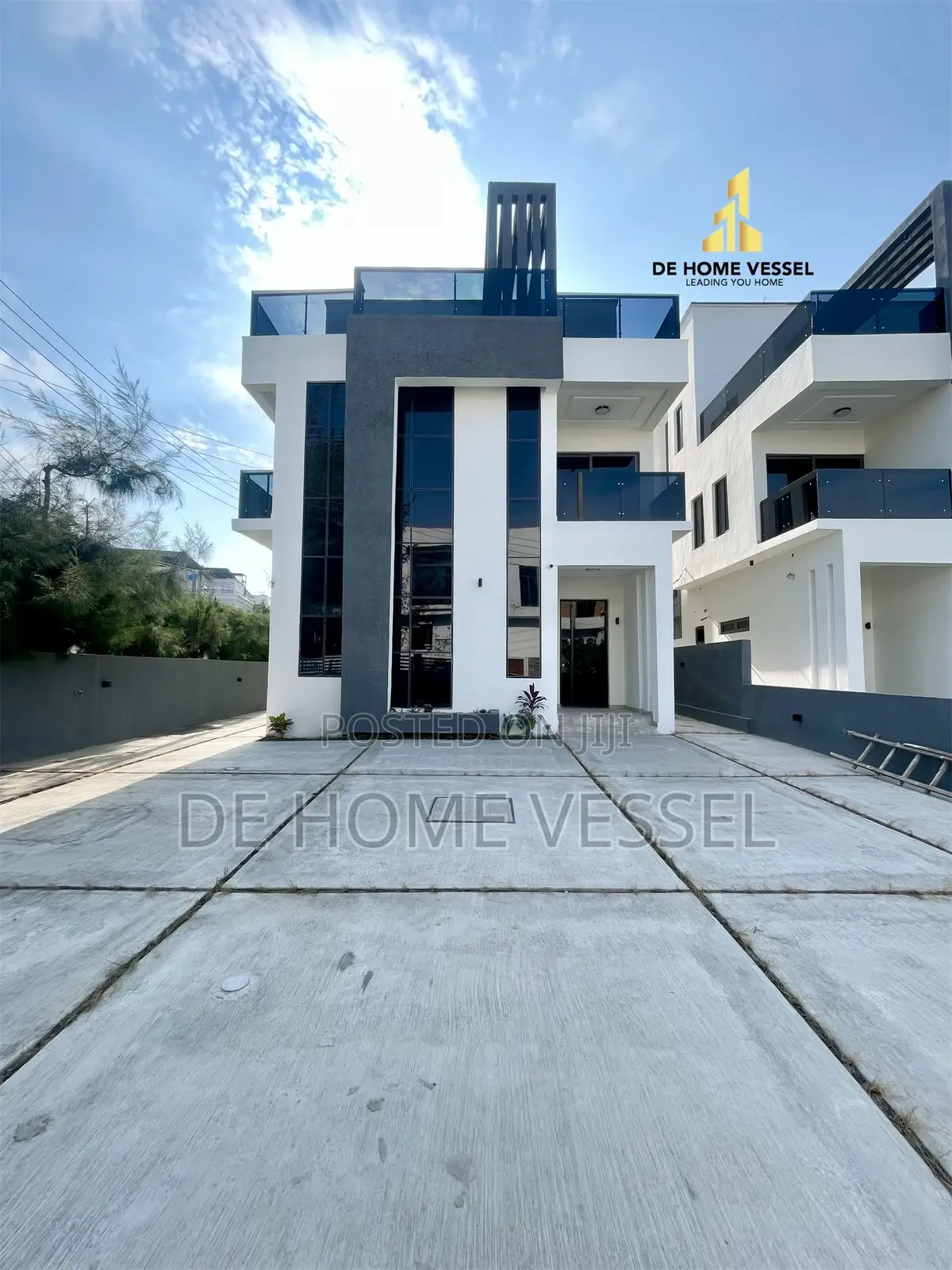 5bdrm Duplex in Lekki for sale