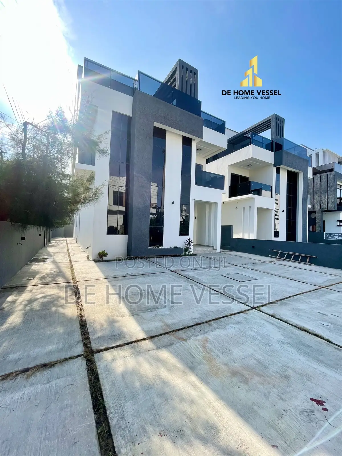5bdrm Duplex in Lekki for sale