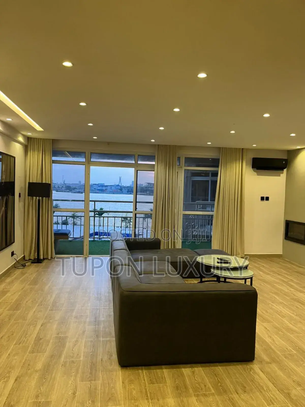 Luxury Waterfront 2bedroom Apartment