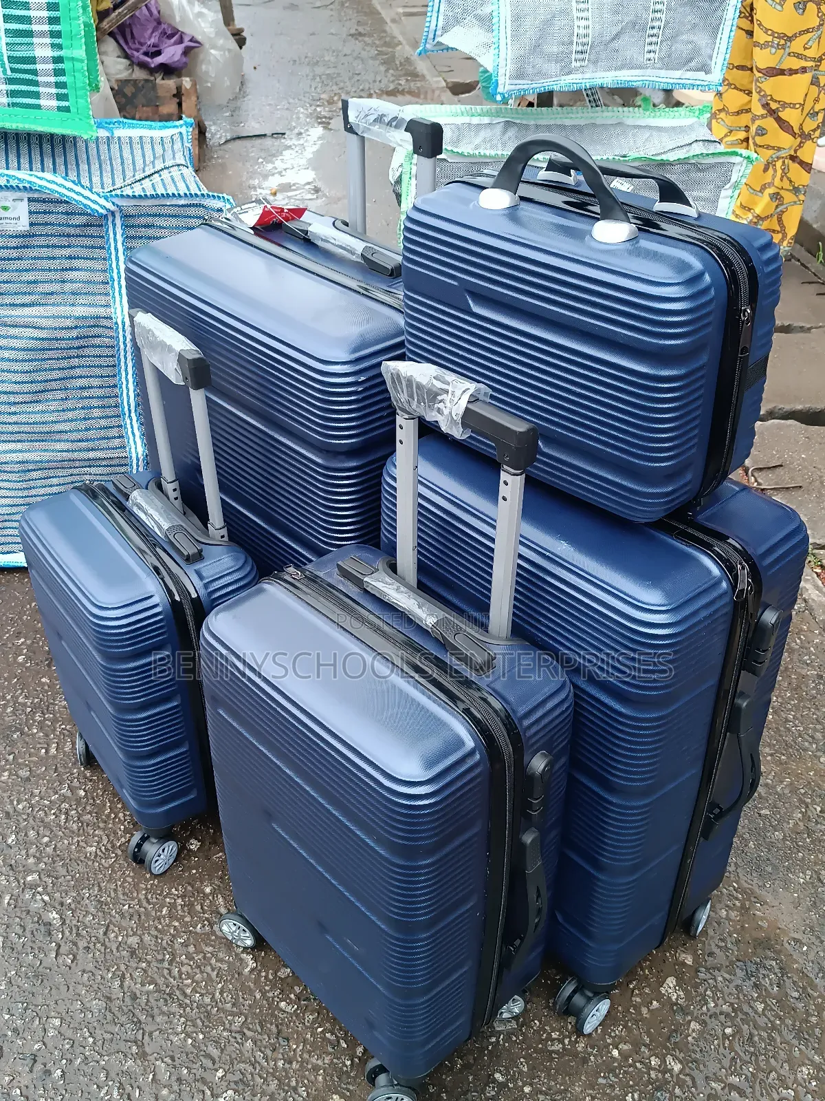 Set of 5 in 1 Navy Rubber Plastic Travelling Luggage Boxes