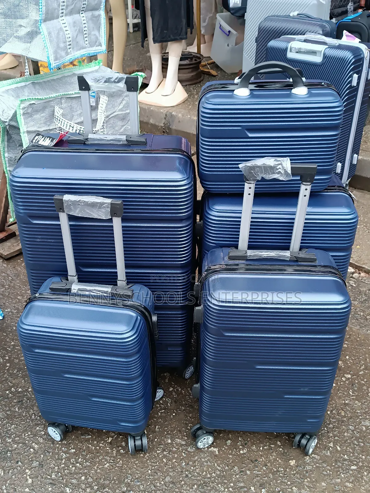 Set of 5 in 1 Navy Rubber Plastic Travelling Luggage Boxes