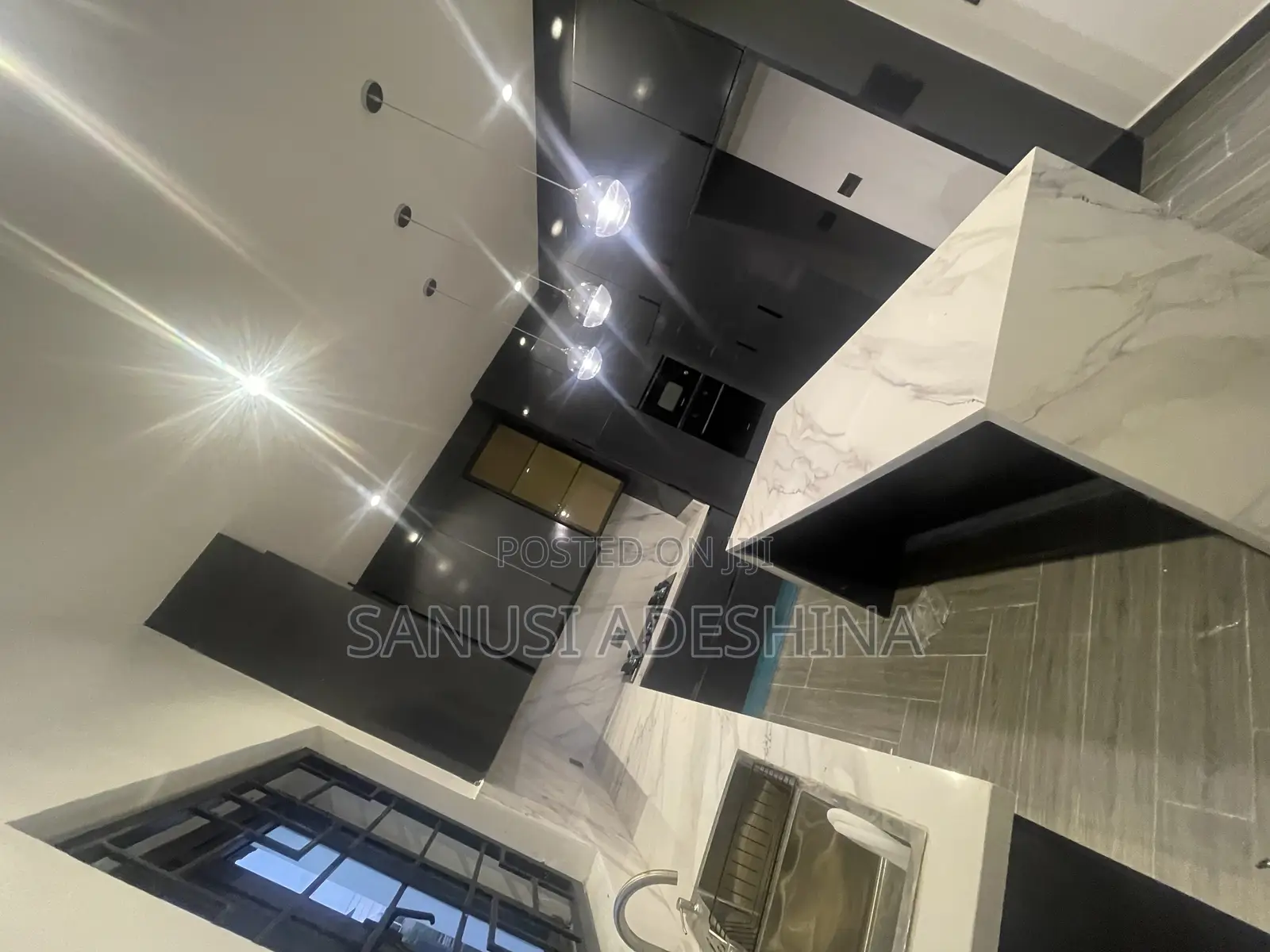 5bdrm Duplex in Jahi Gilmore Fct for sale