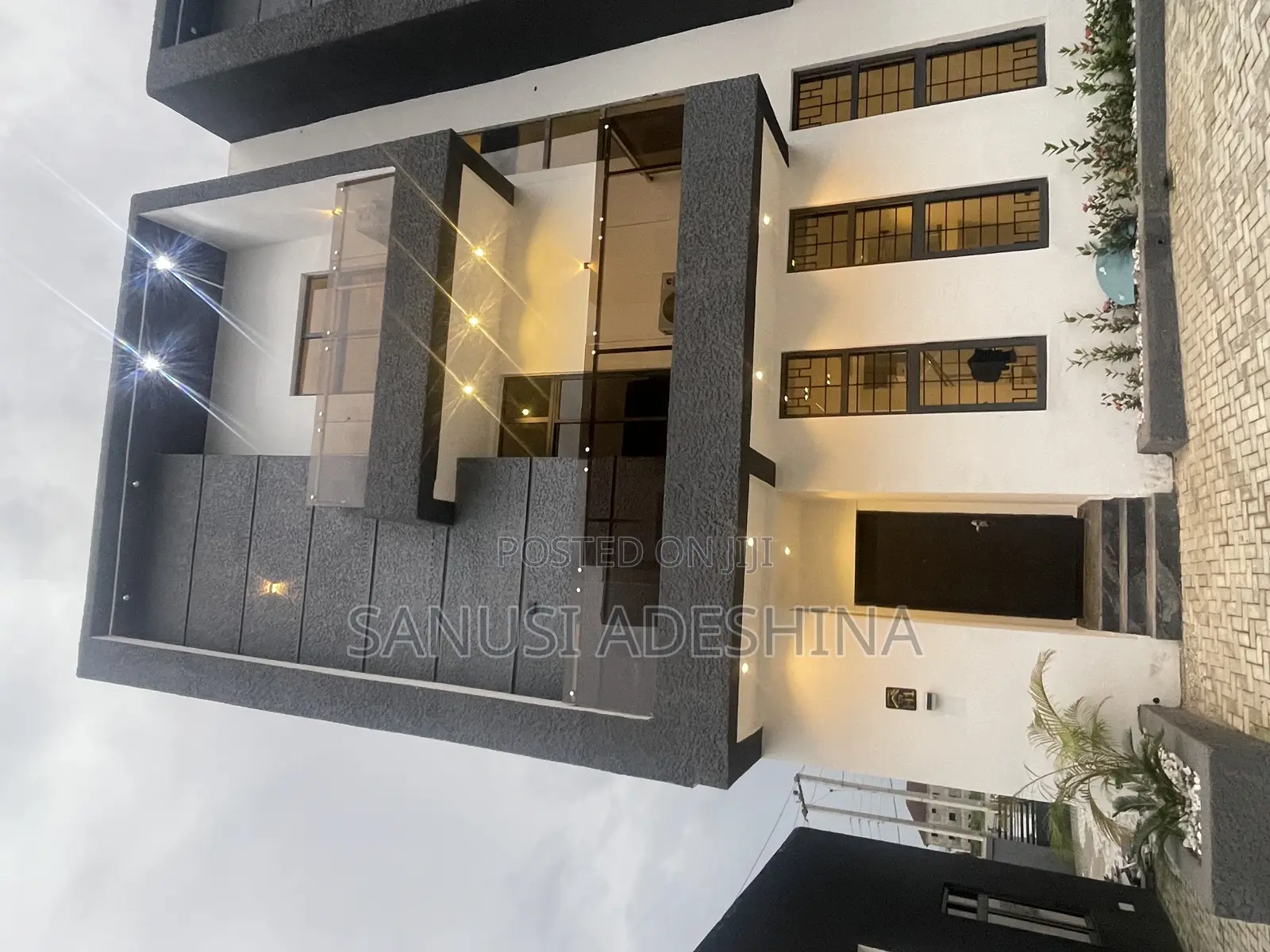 5bdrm Duplex in Jahi Gilmore Fct for sale