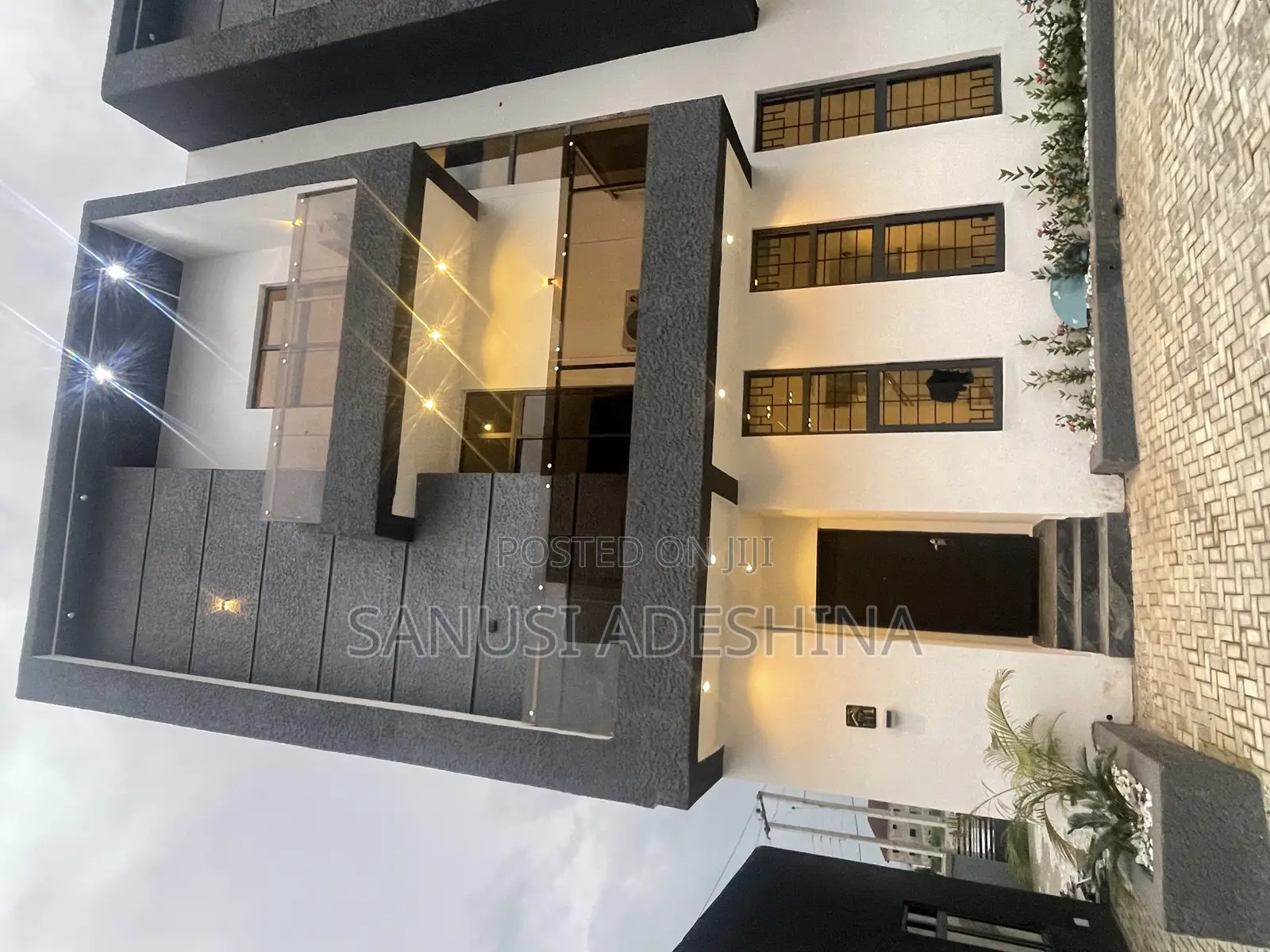5bdrm Duplex in Jahi Gilmore Fct for sale