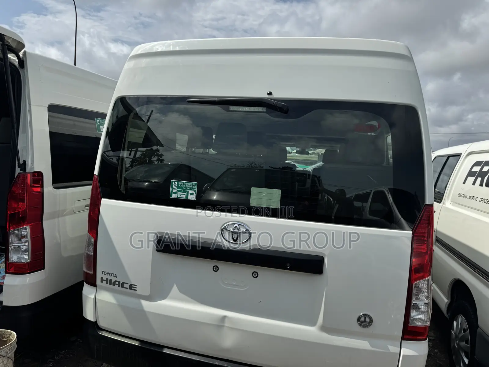 Toyota HiAce 2019 White