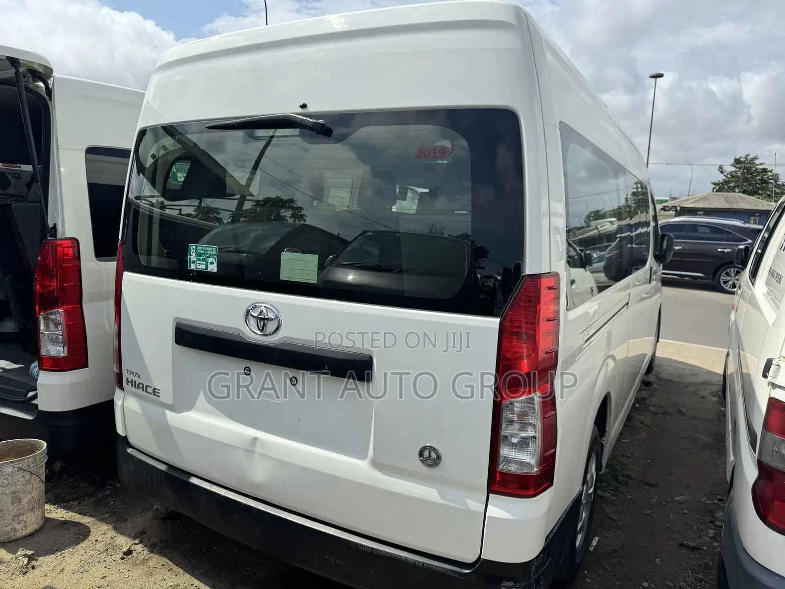 Toyota HiAce 2019 White