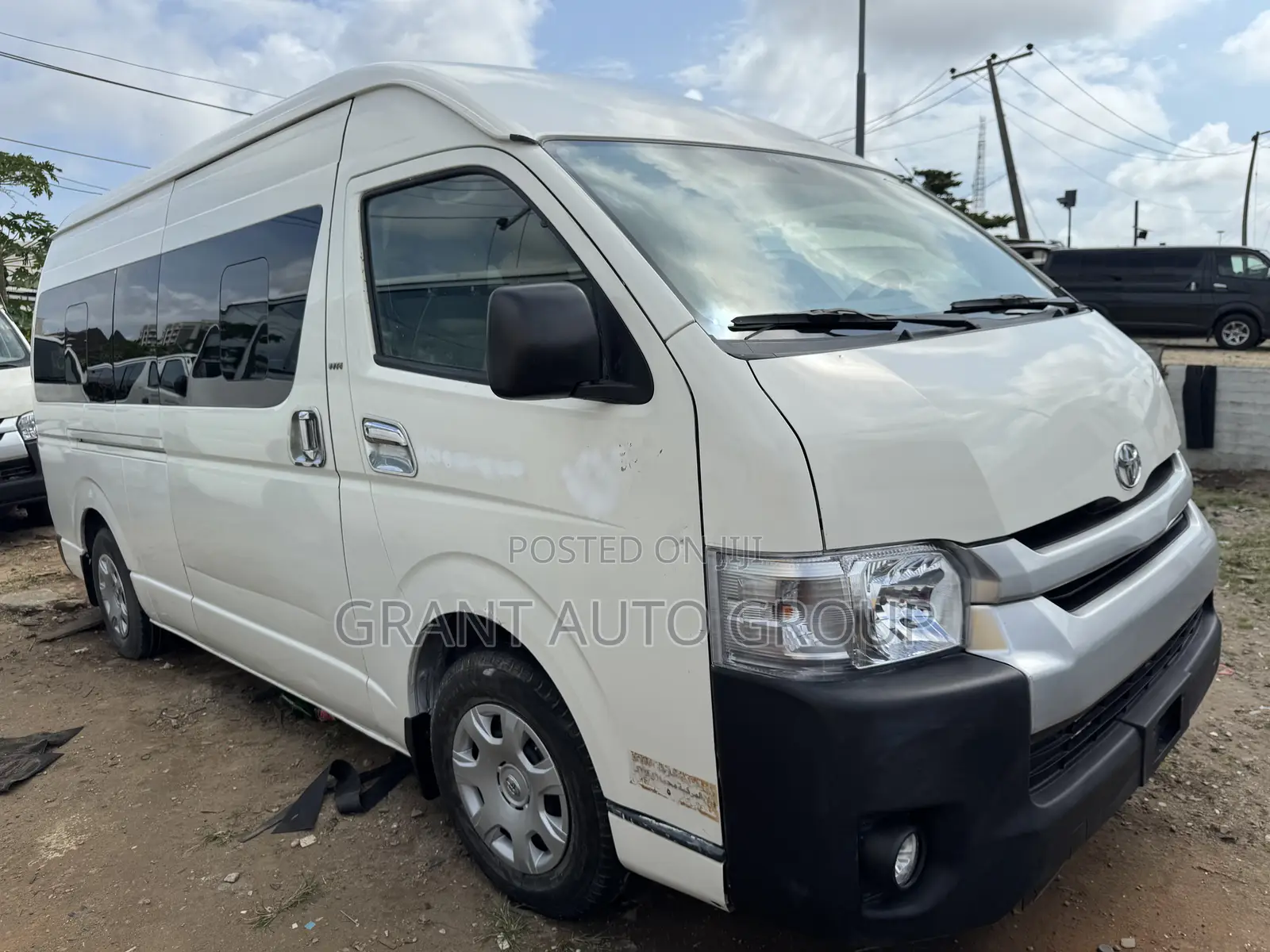 Toyota HiAce 2016 White