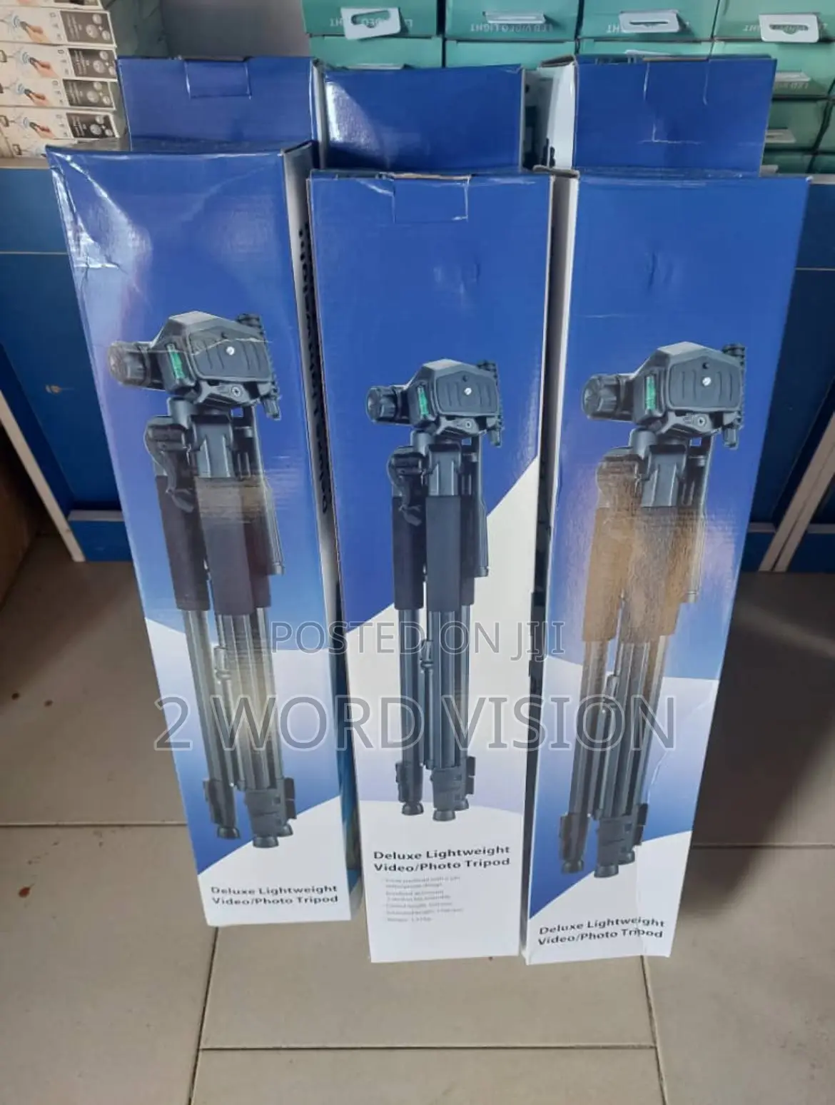 Deluxe Lightweight Video/Photo Tripod
