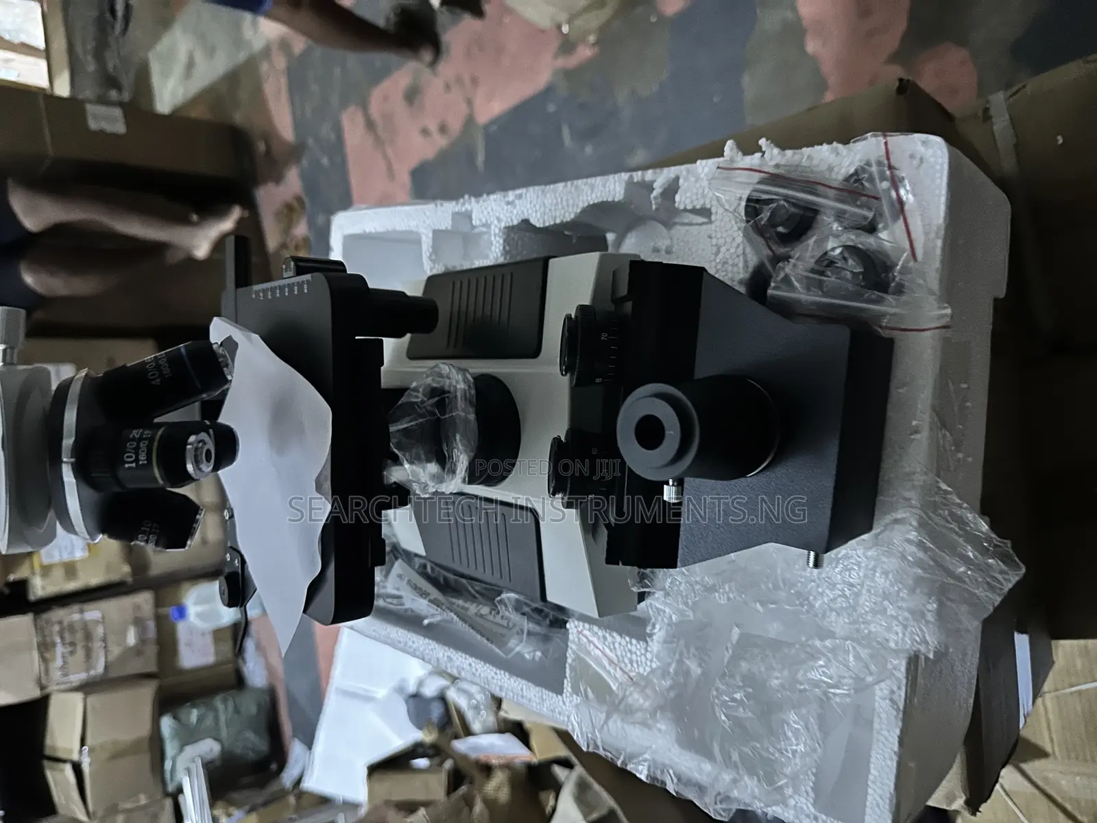 Trinocular Microscope