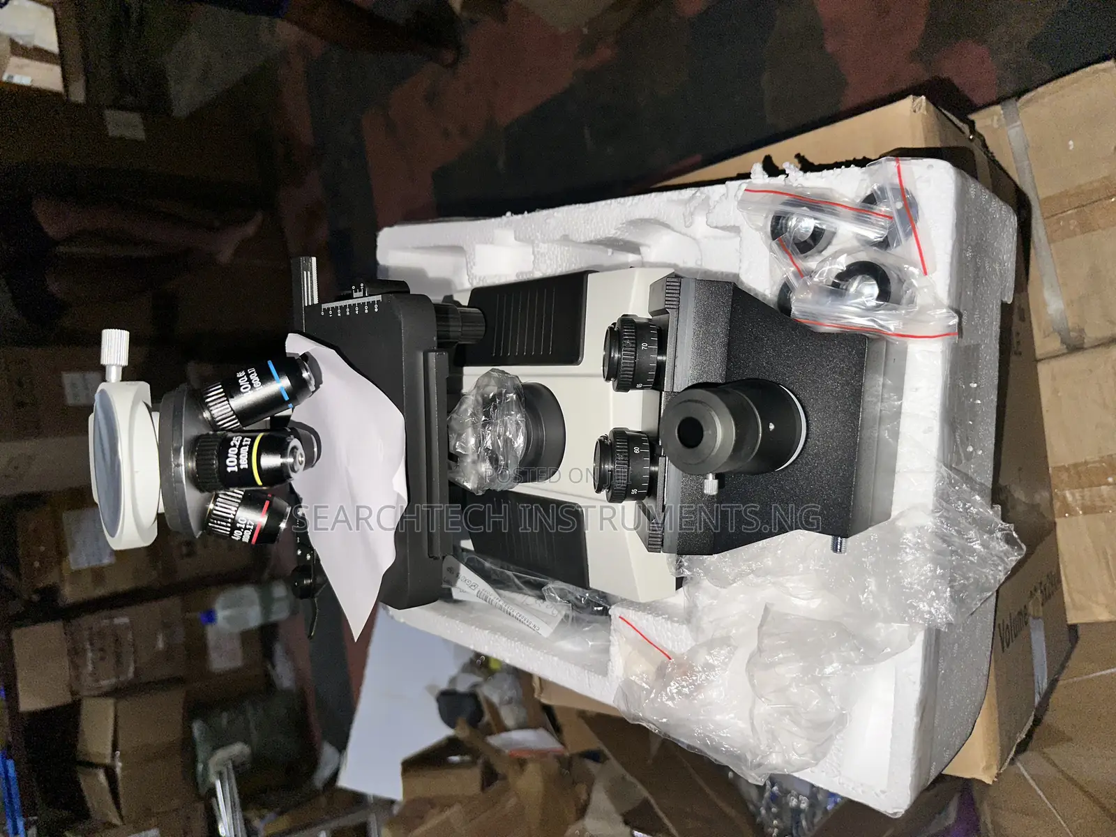 Trinocular Microscope