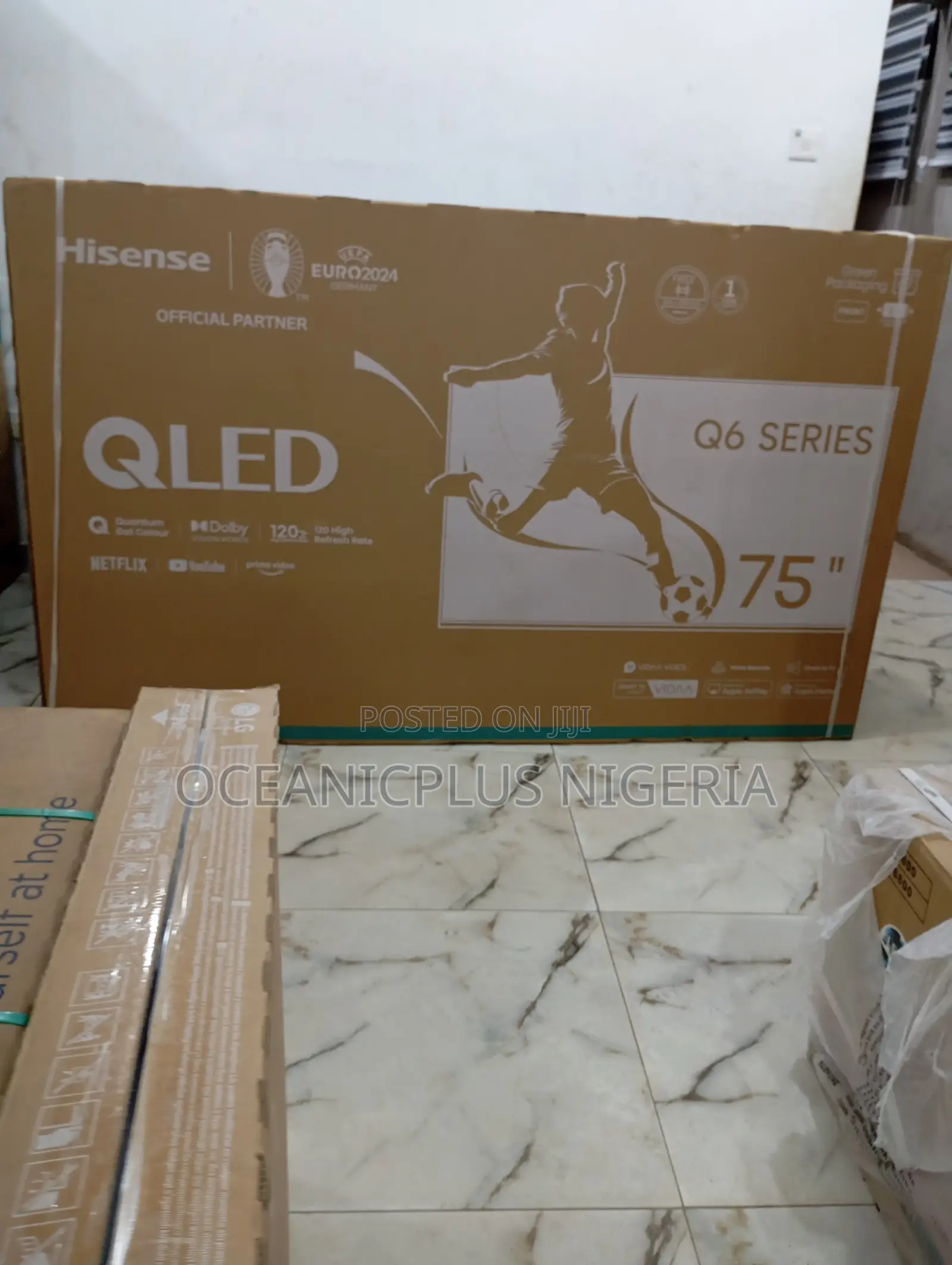 Portable LED 75inches Hisense TV