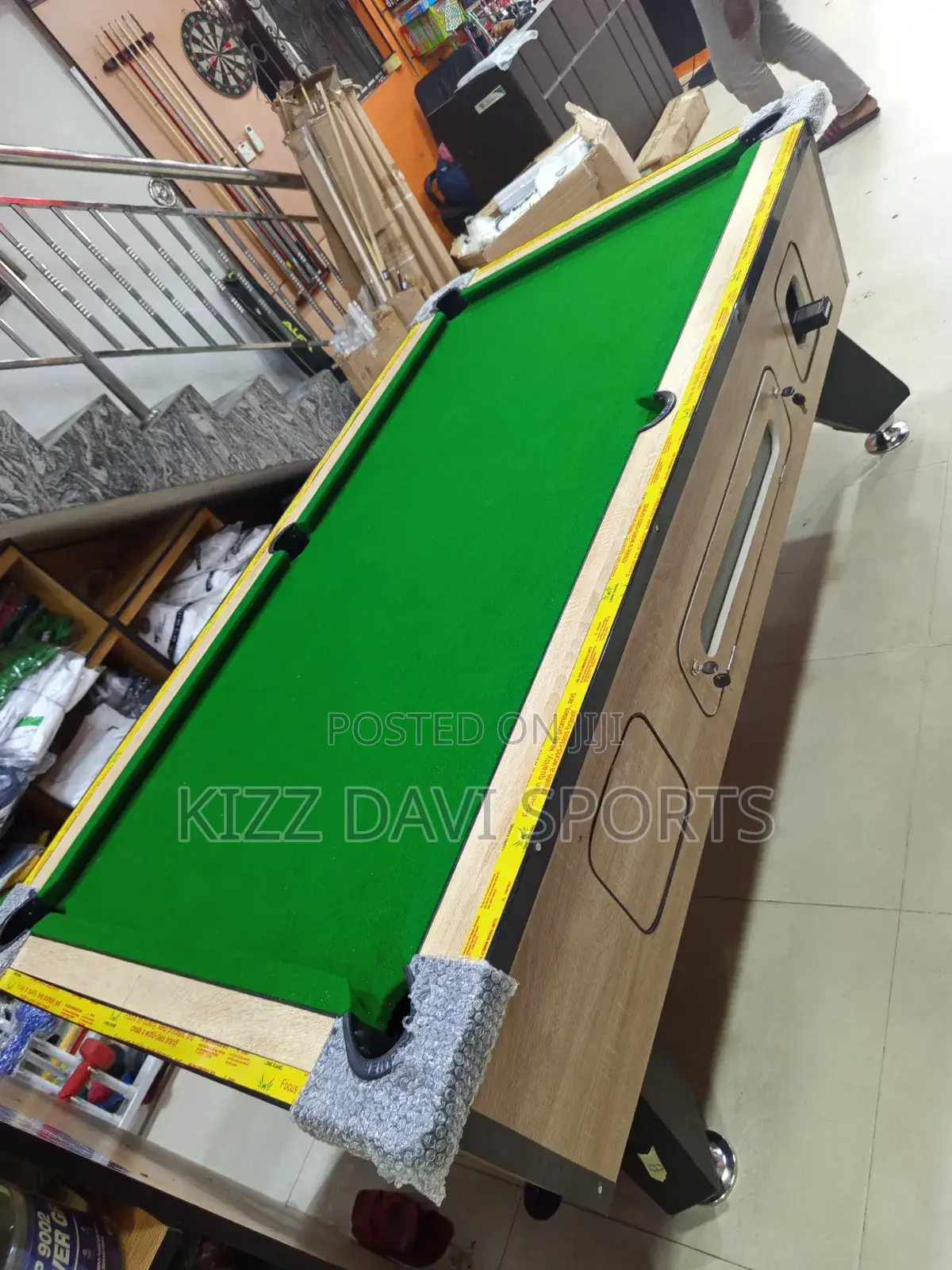 HDF Marble With Coin Snooker With Accessories