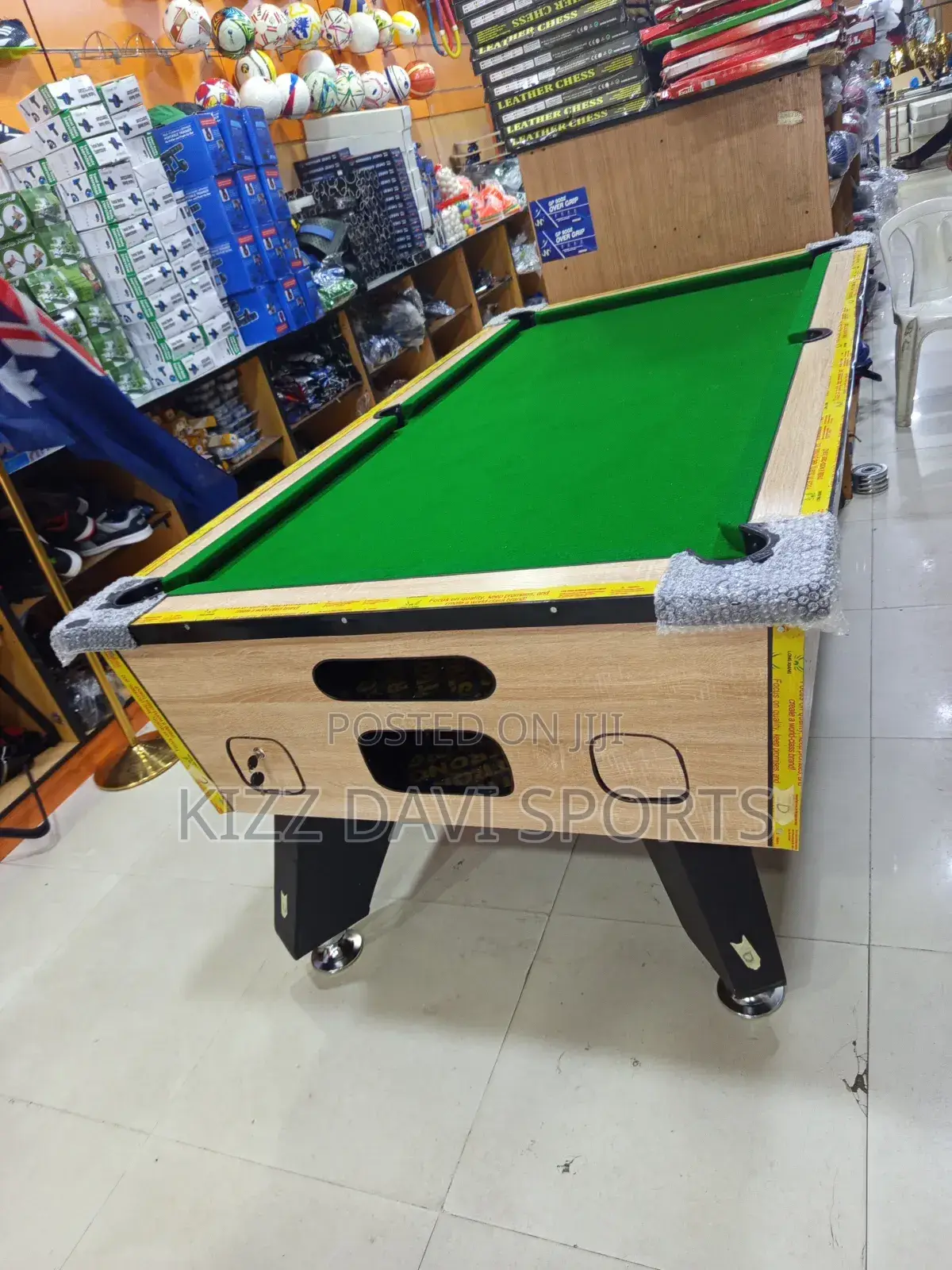 HDF Marble With Coin Snooker With Accessories