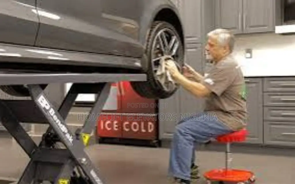Stainless Steel Hydraulic Vehicle Lift for Servicing